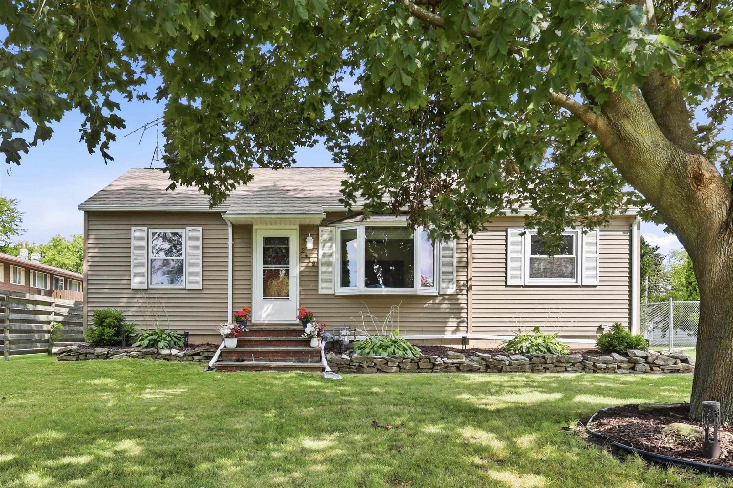 2412 Carleton Avenue Property Photo 1