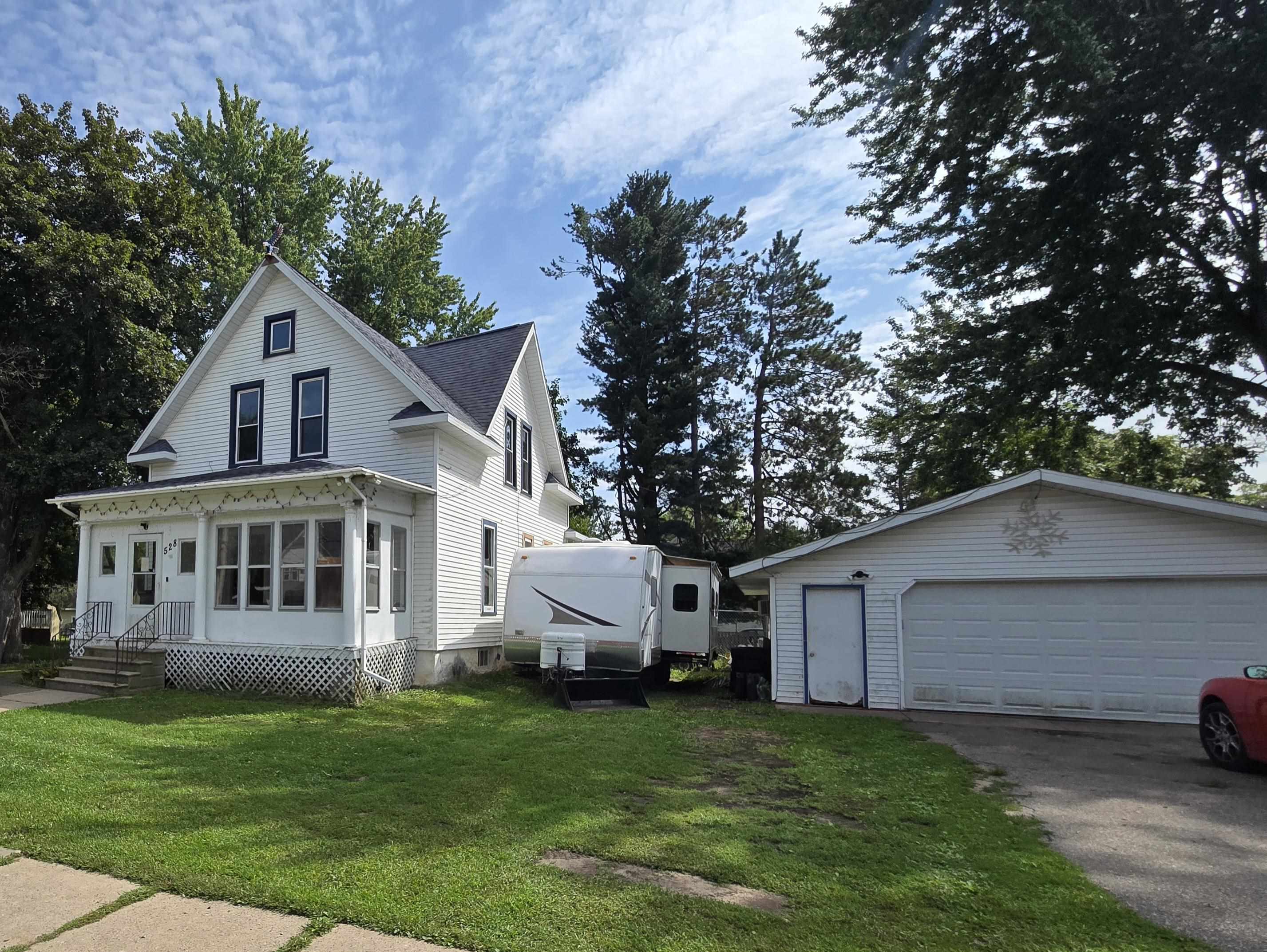 528 Park Avenue Property Photo 1