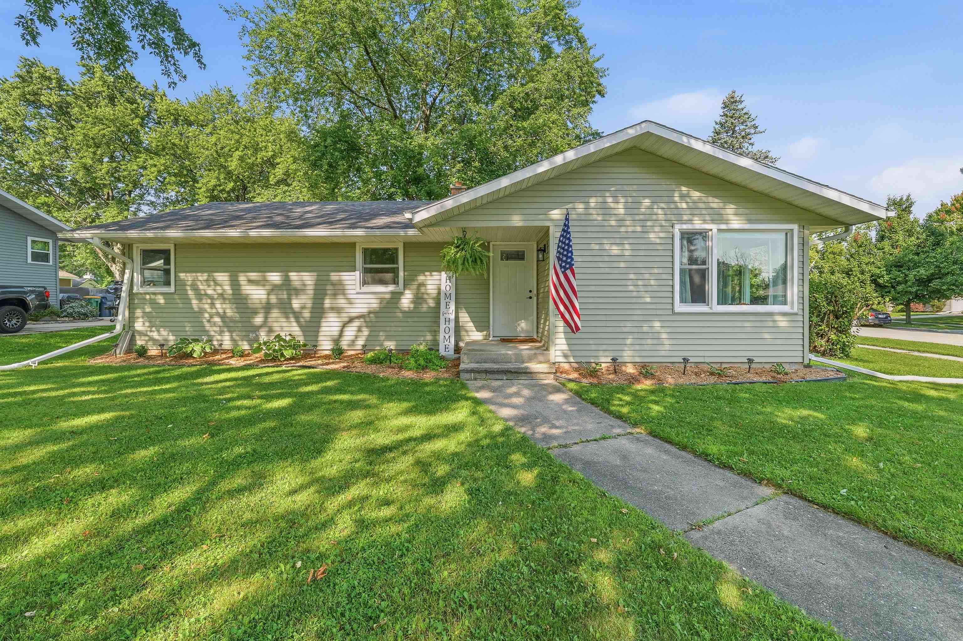 698 Martin Avenue Property Photo 1