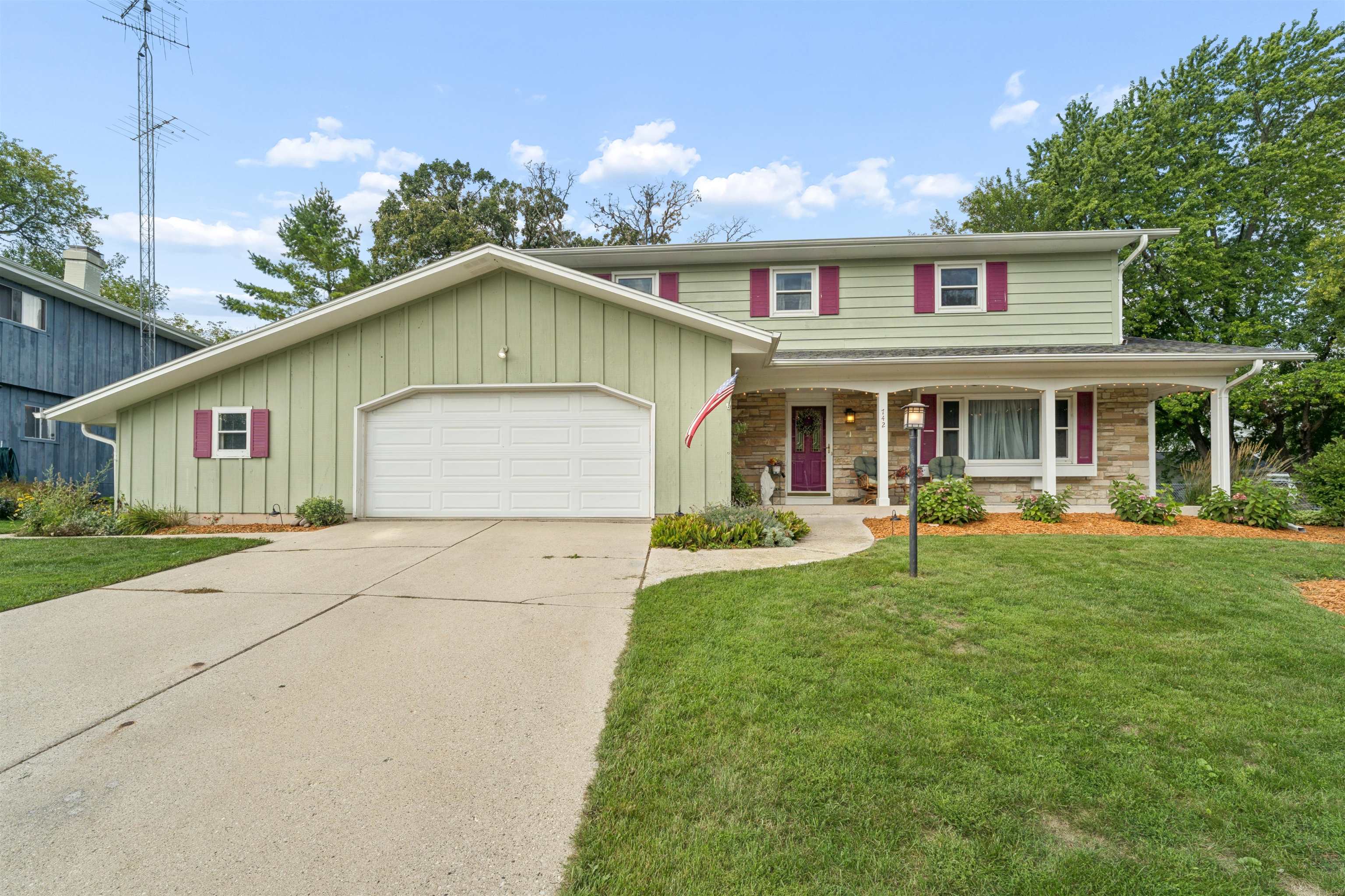 742 Mequon Avenue Property Photo 1
