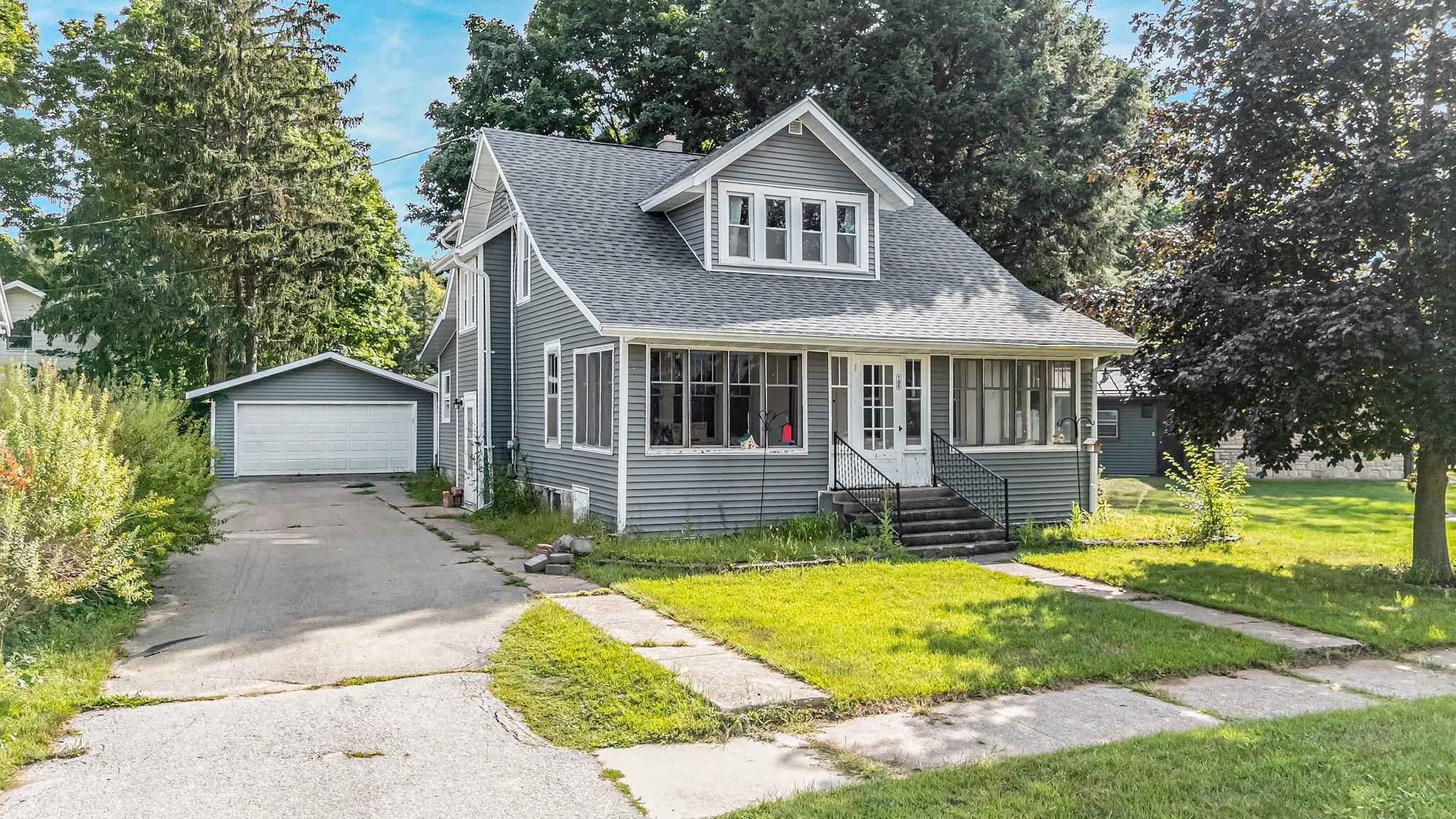 105 E SUMNER Street