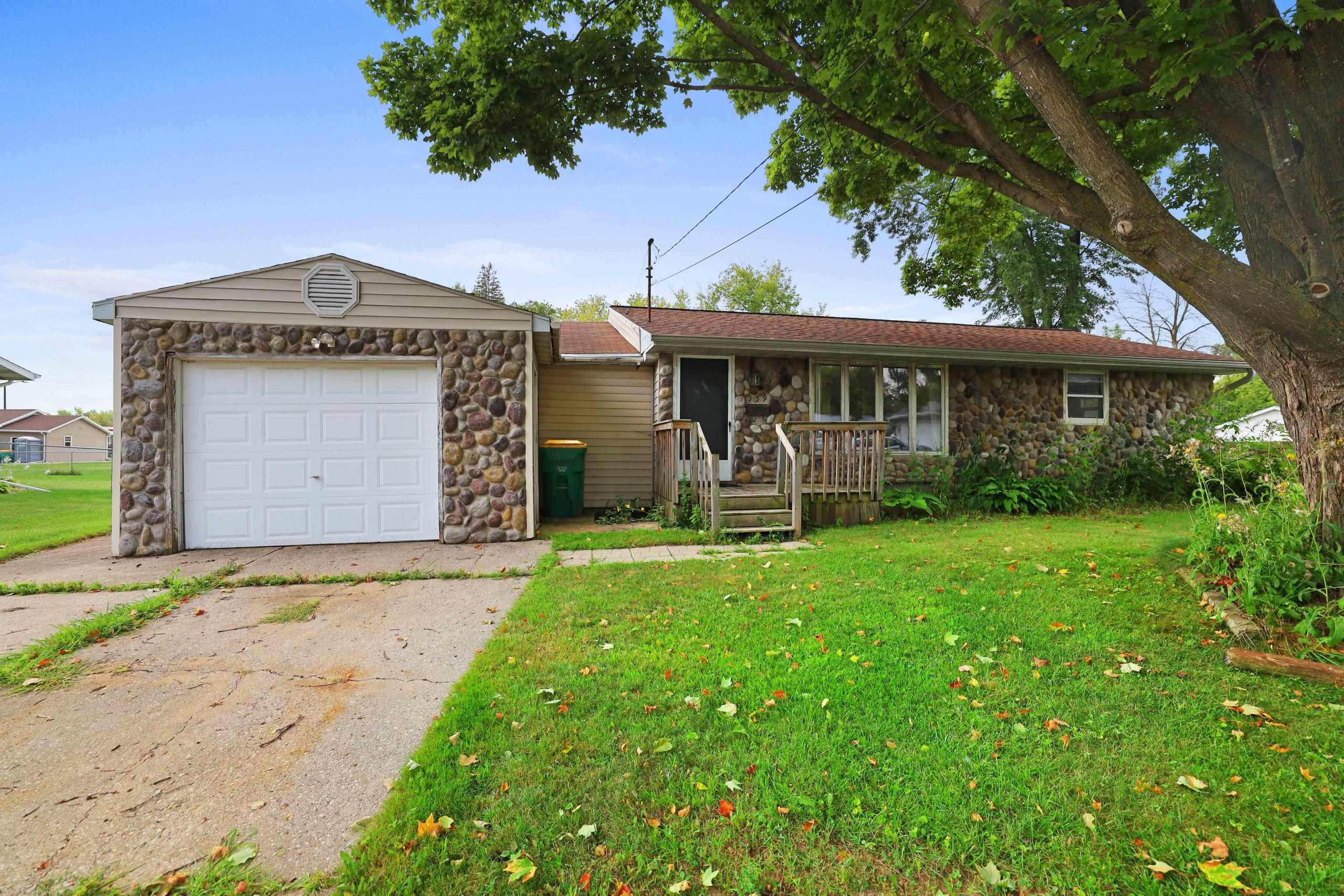 959 Redley Court Property Photo 1