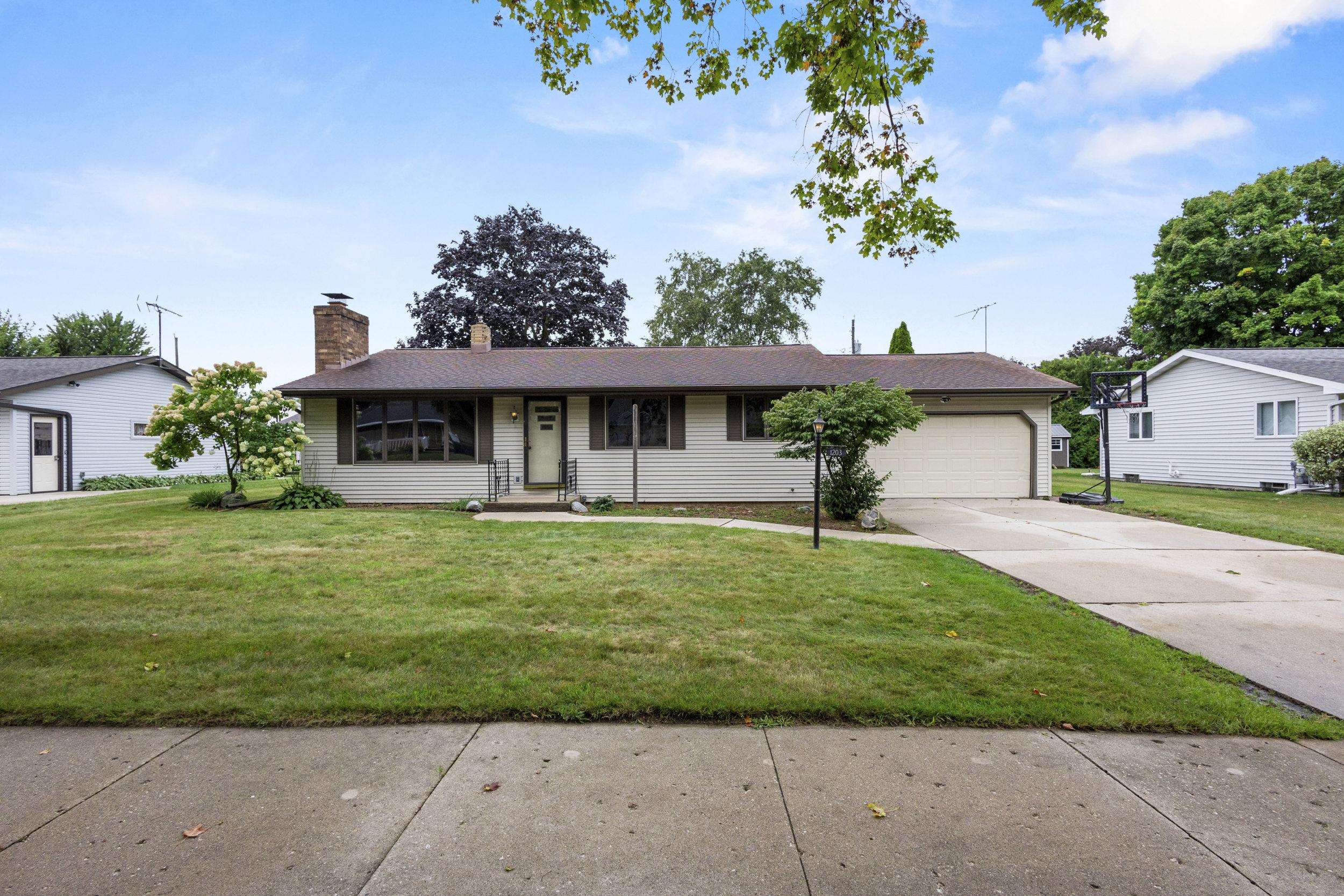 1203 2nd Street Property Photo 1