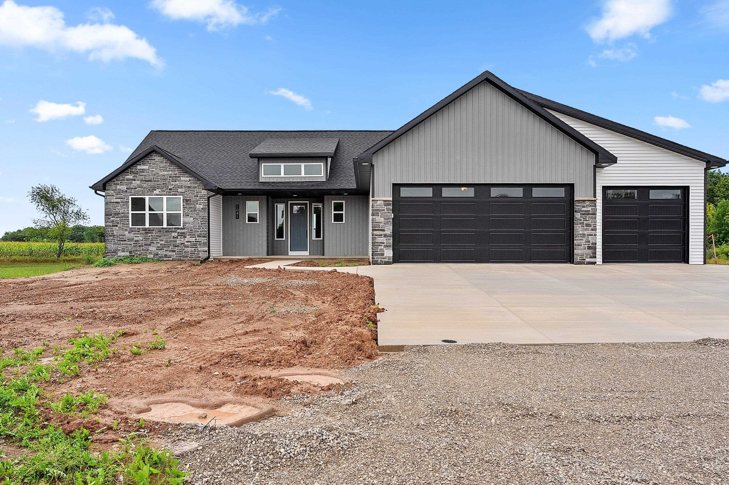 1041 Sandpiper Drive Property Photo 1