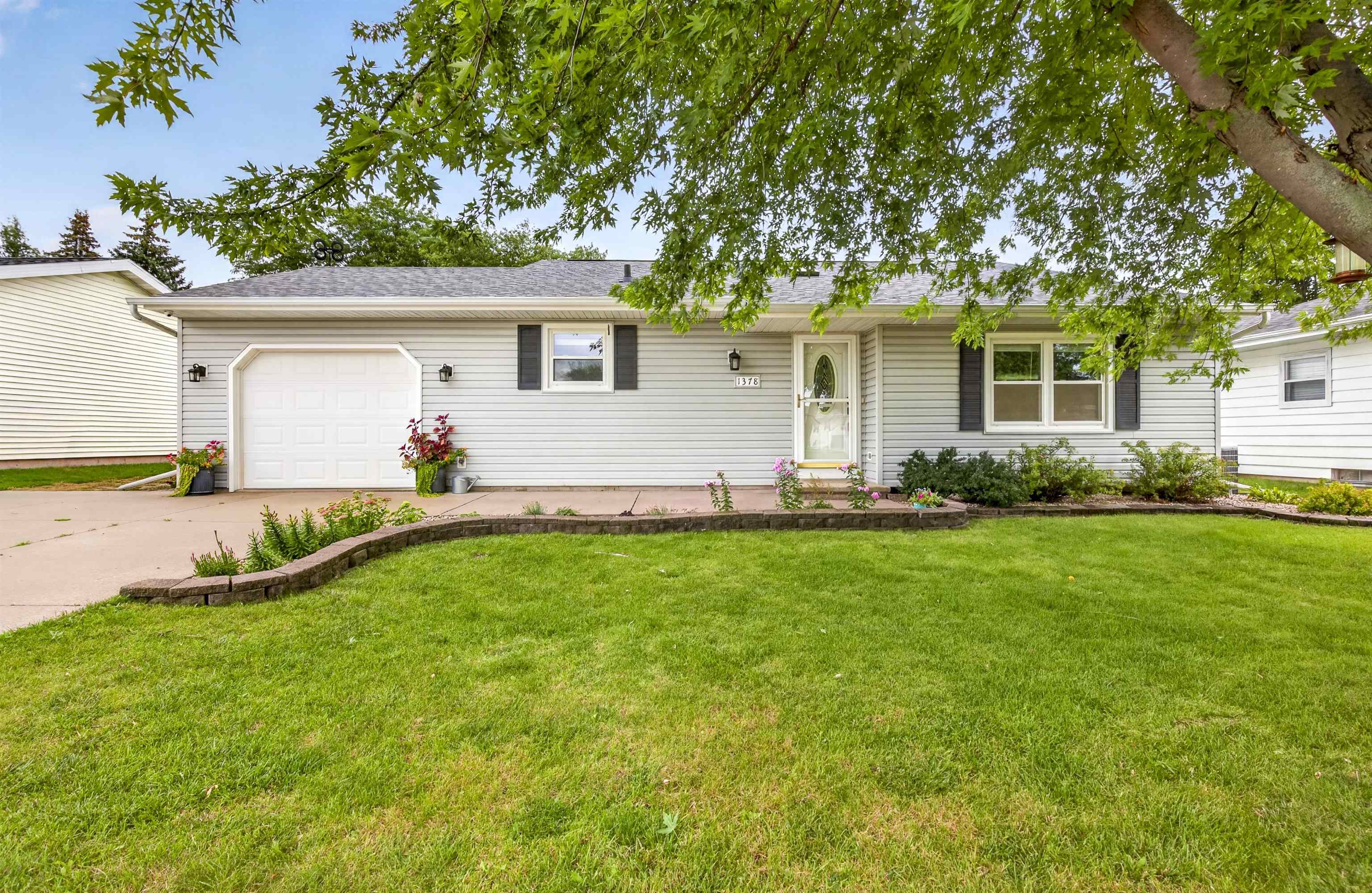 1378 Inverness Lane Property Photo 1