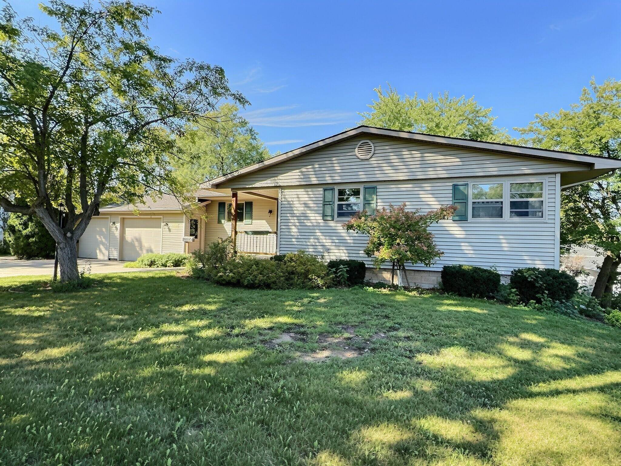 1005 S Webster Avenue Property Photo 1
