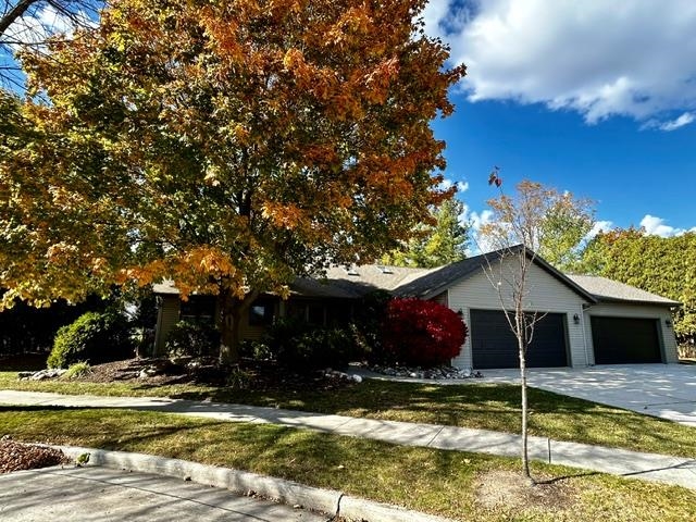 2314 N 36TH Place Property Photo 1
