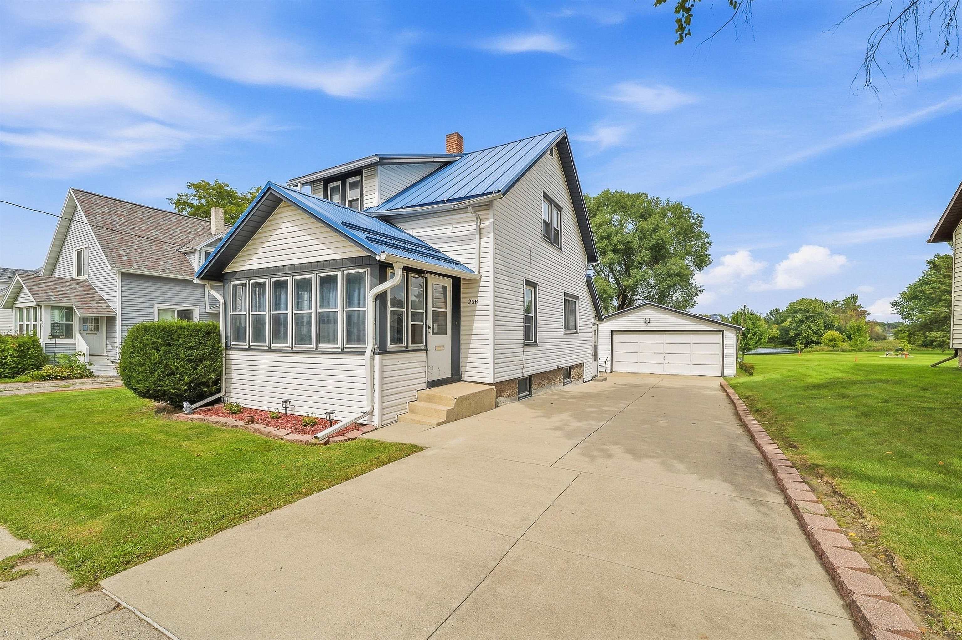 208 Taylor Street Property Photo 1