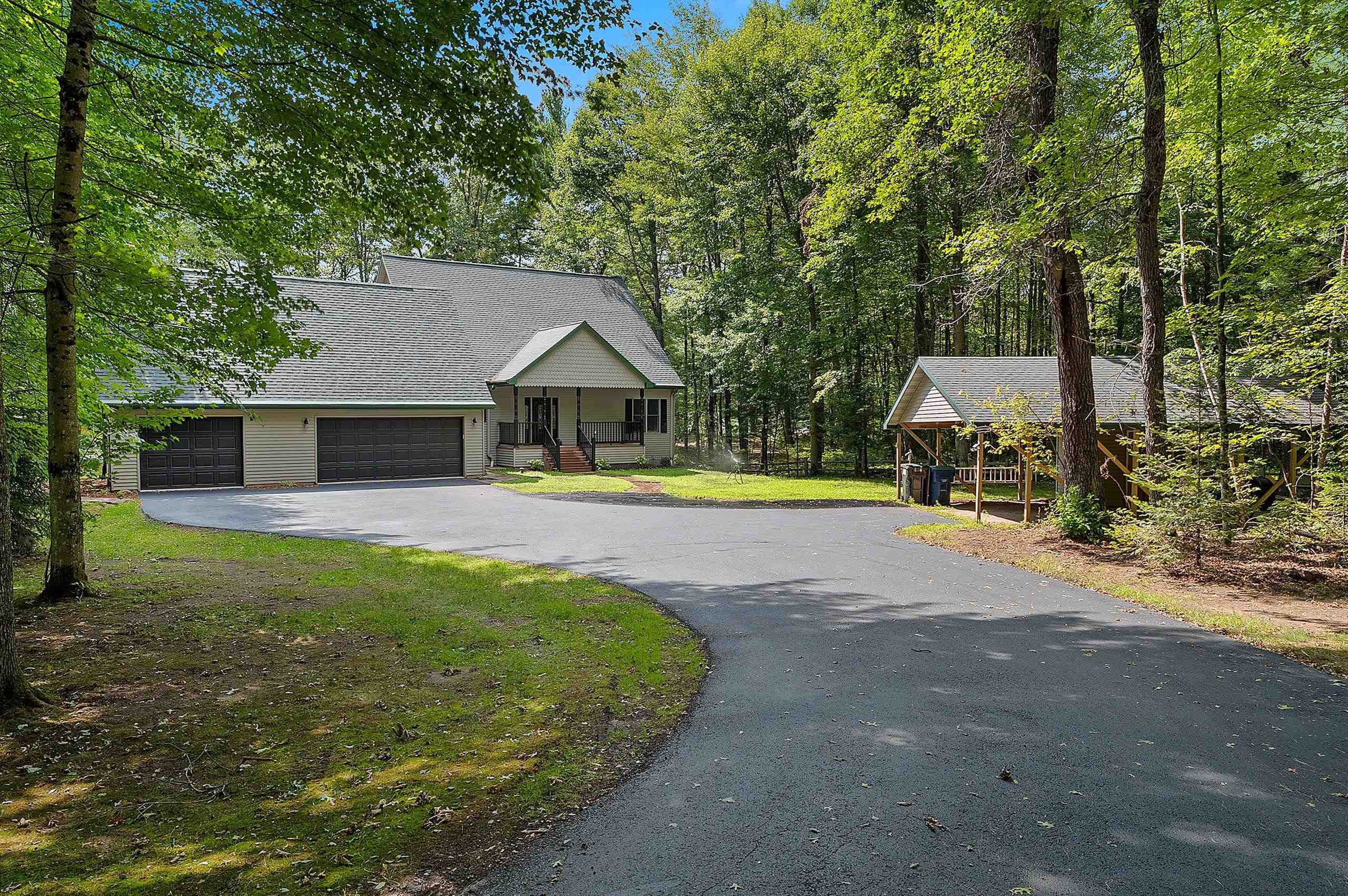 N1753 Fox Ridge Way Property Photo 1