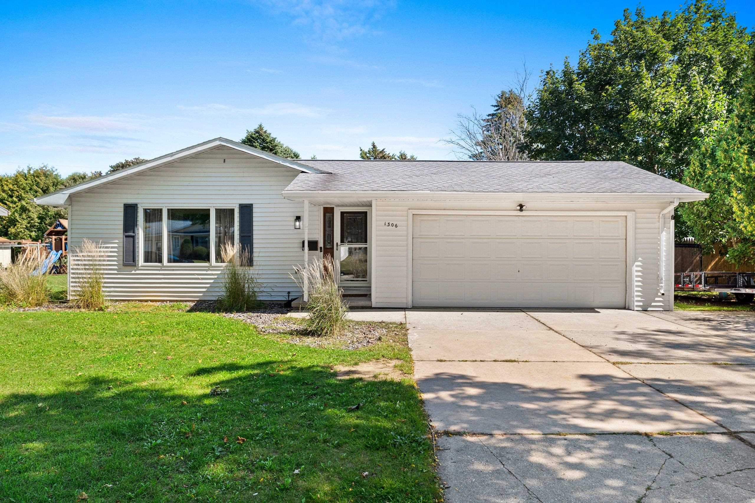 1306 Hillcrest Avenue Property Photo 1