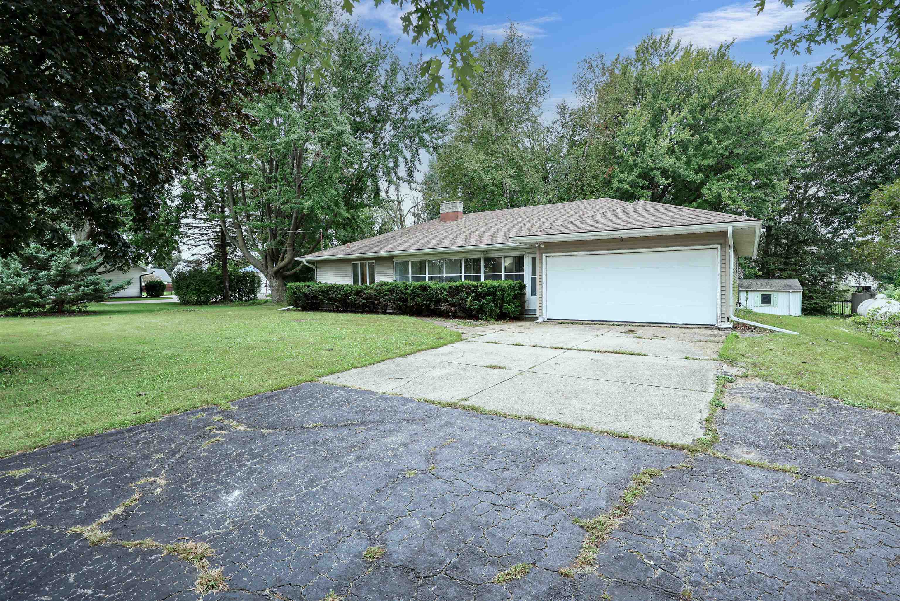 4939 N Meade Street Property Photo 1