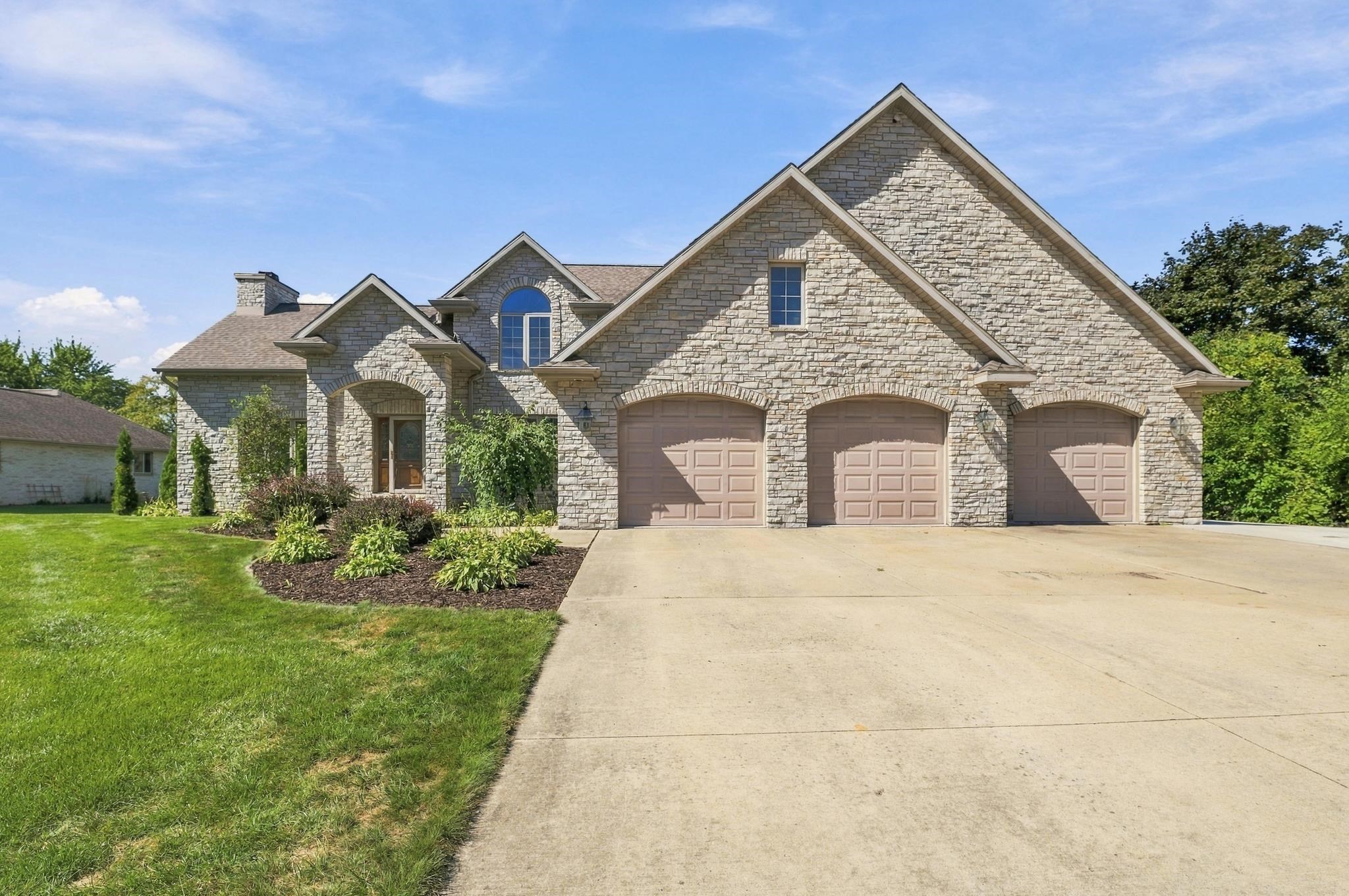 5044 Redbud Court Property Photo 1