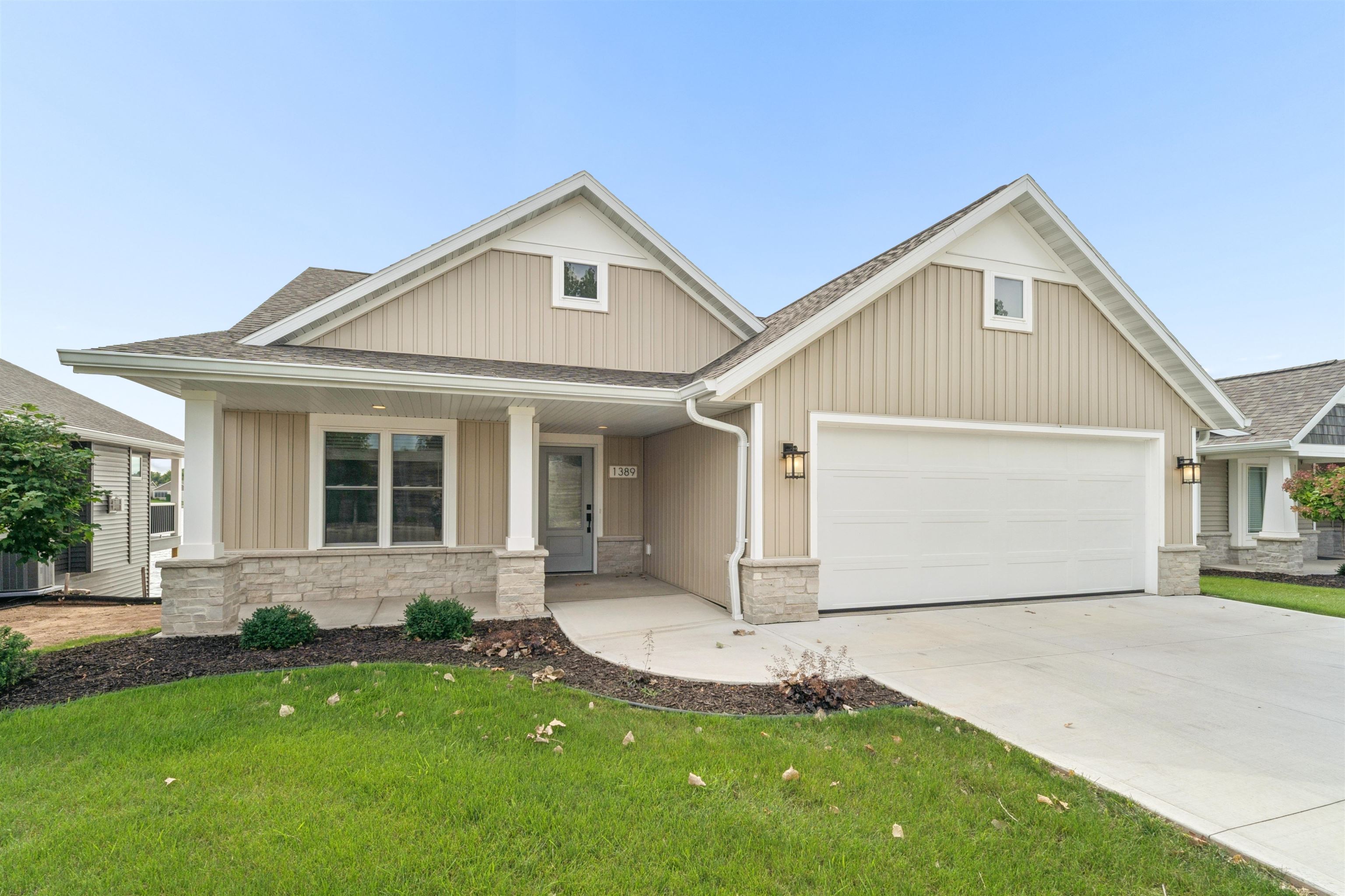 1389 Prairie Lake Circle Property Photo 1