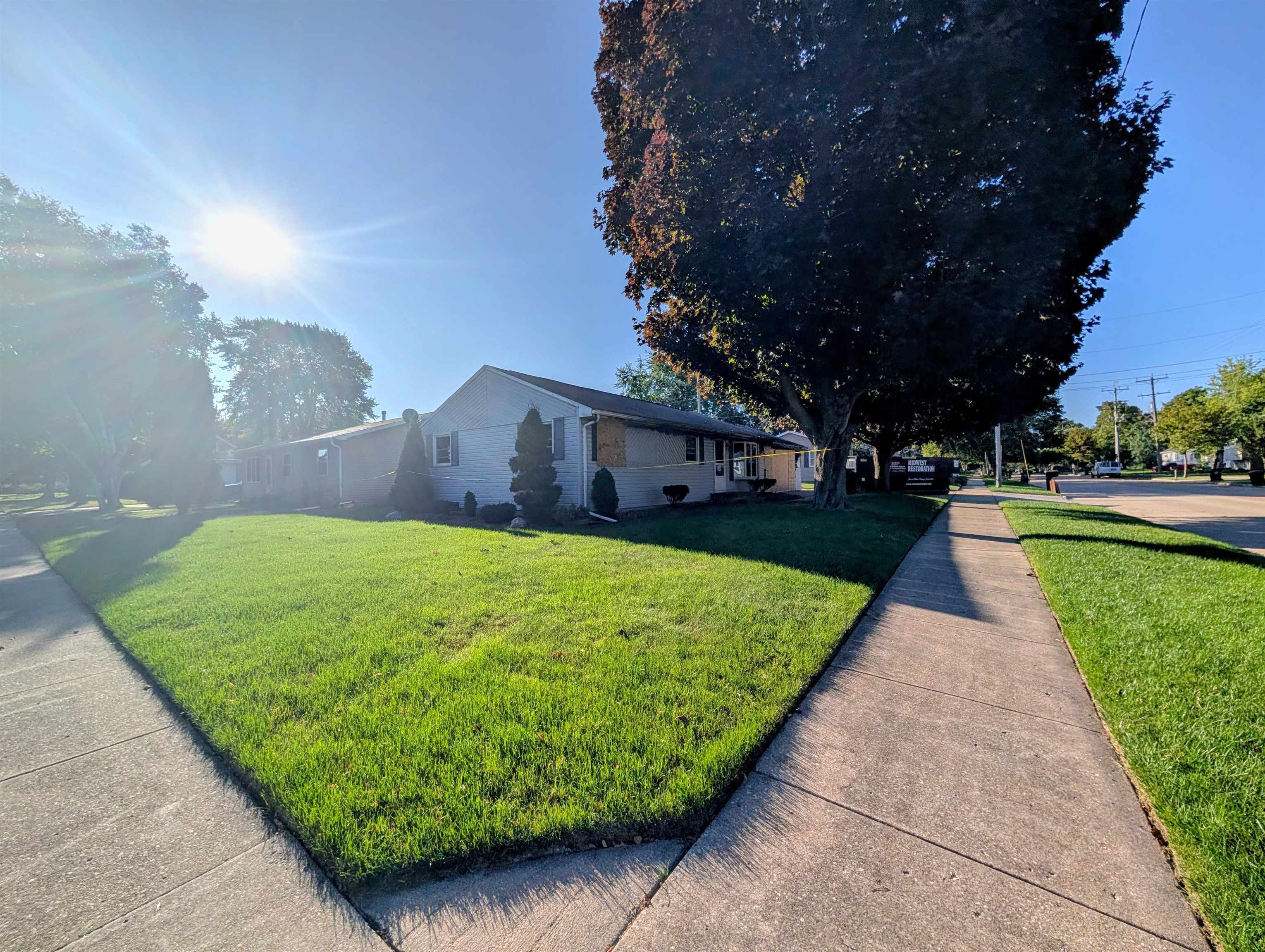 2500 S Kernan Avenue Property Photo 1
