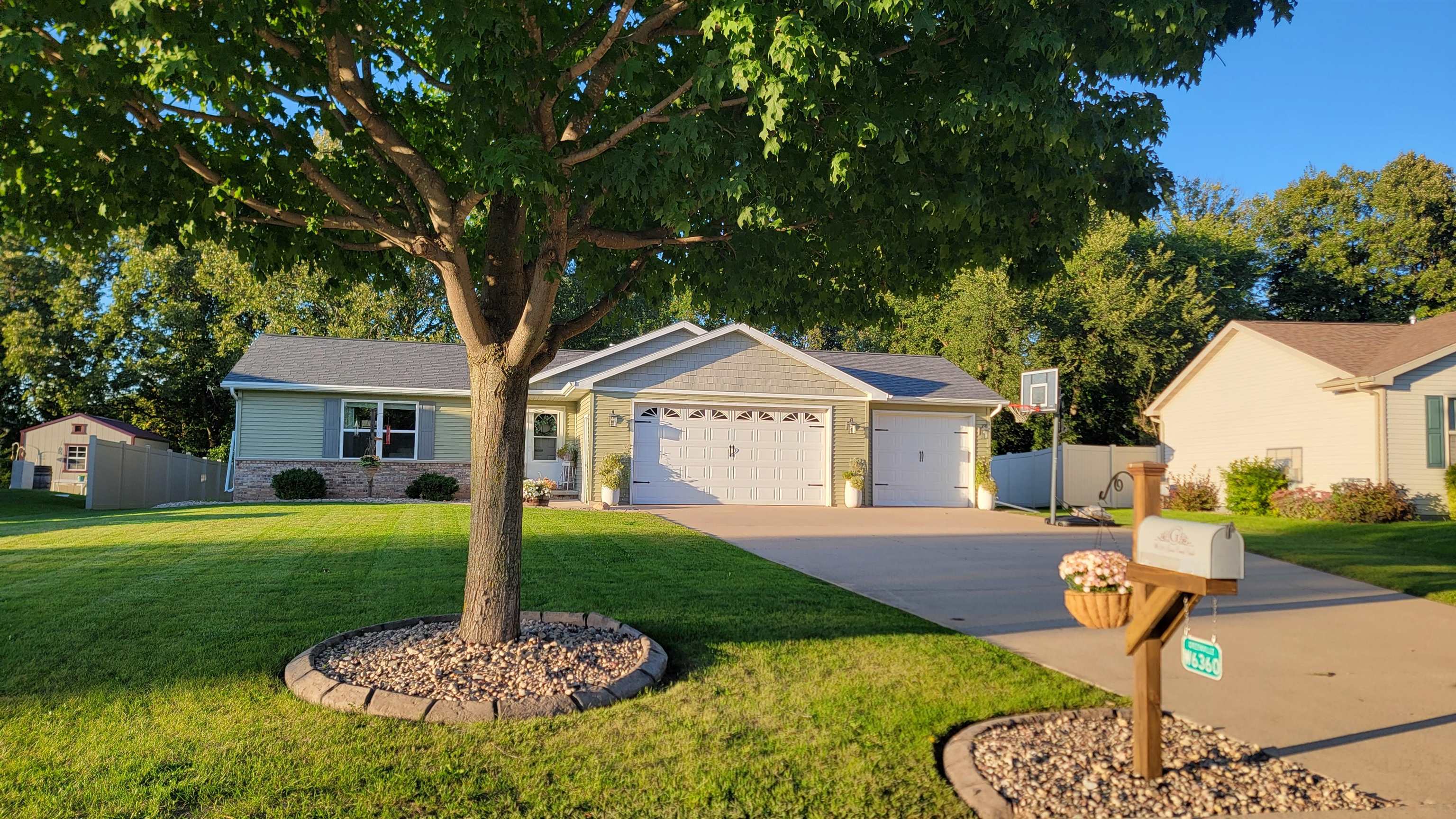 W6360 Goose Creek Circle Property Photo 1