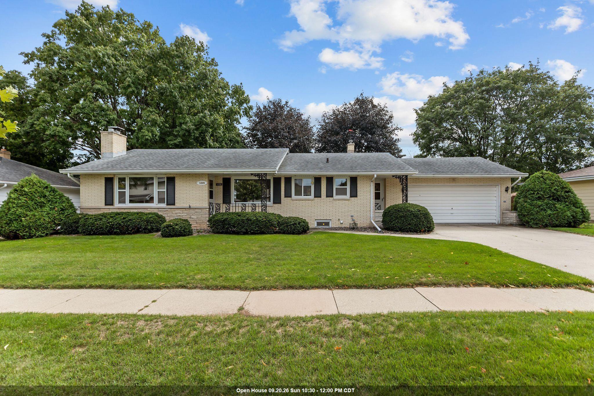 1229 E Pershing Street Property Photo 1
