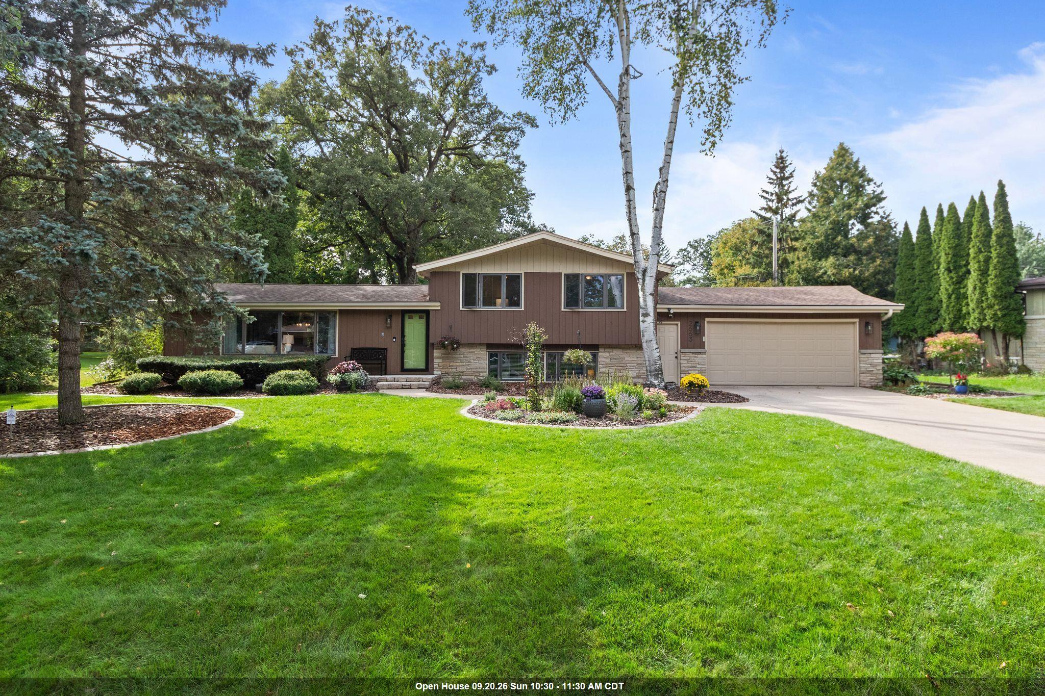 2663 Woodcrest Drive Property Photo 1