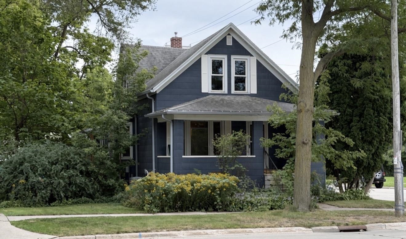 843 Dousman Street Property Photo 1