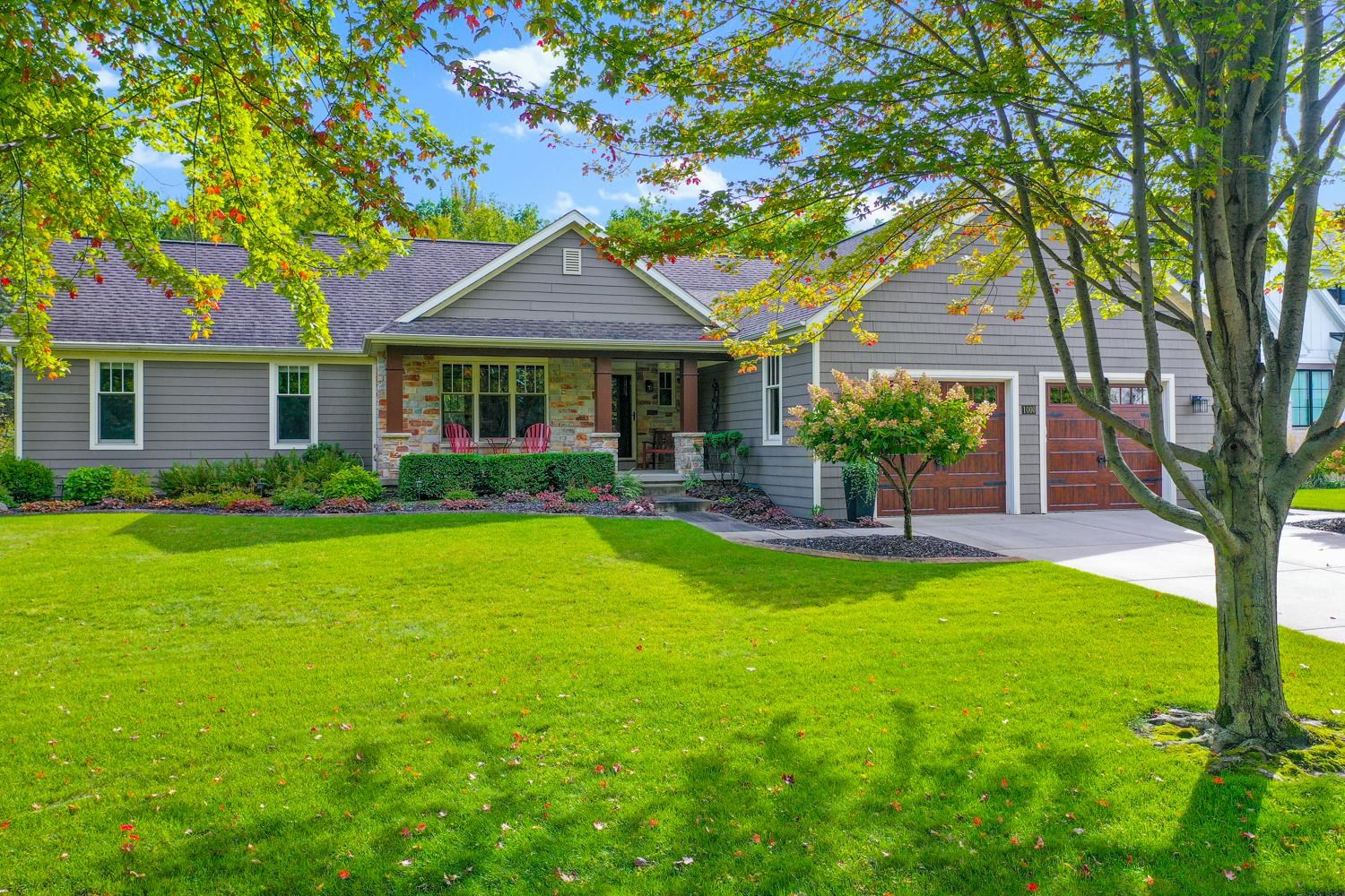 1000 CROWN POINTE Circle