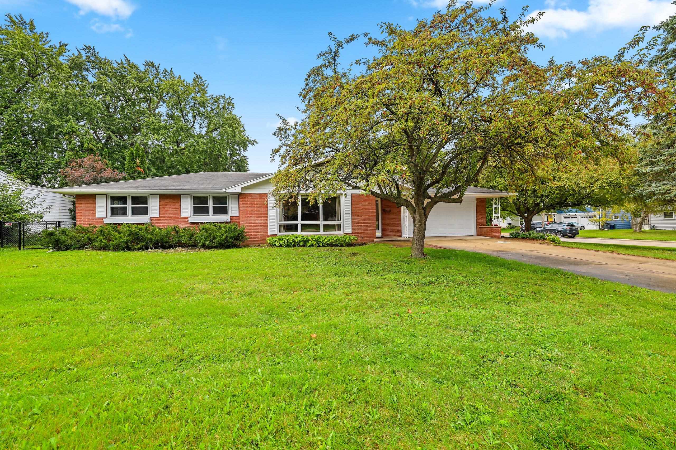 140 Helene Court Property Photo 1