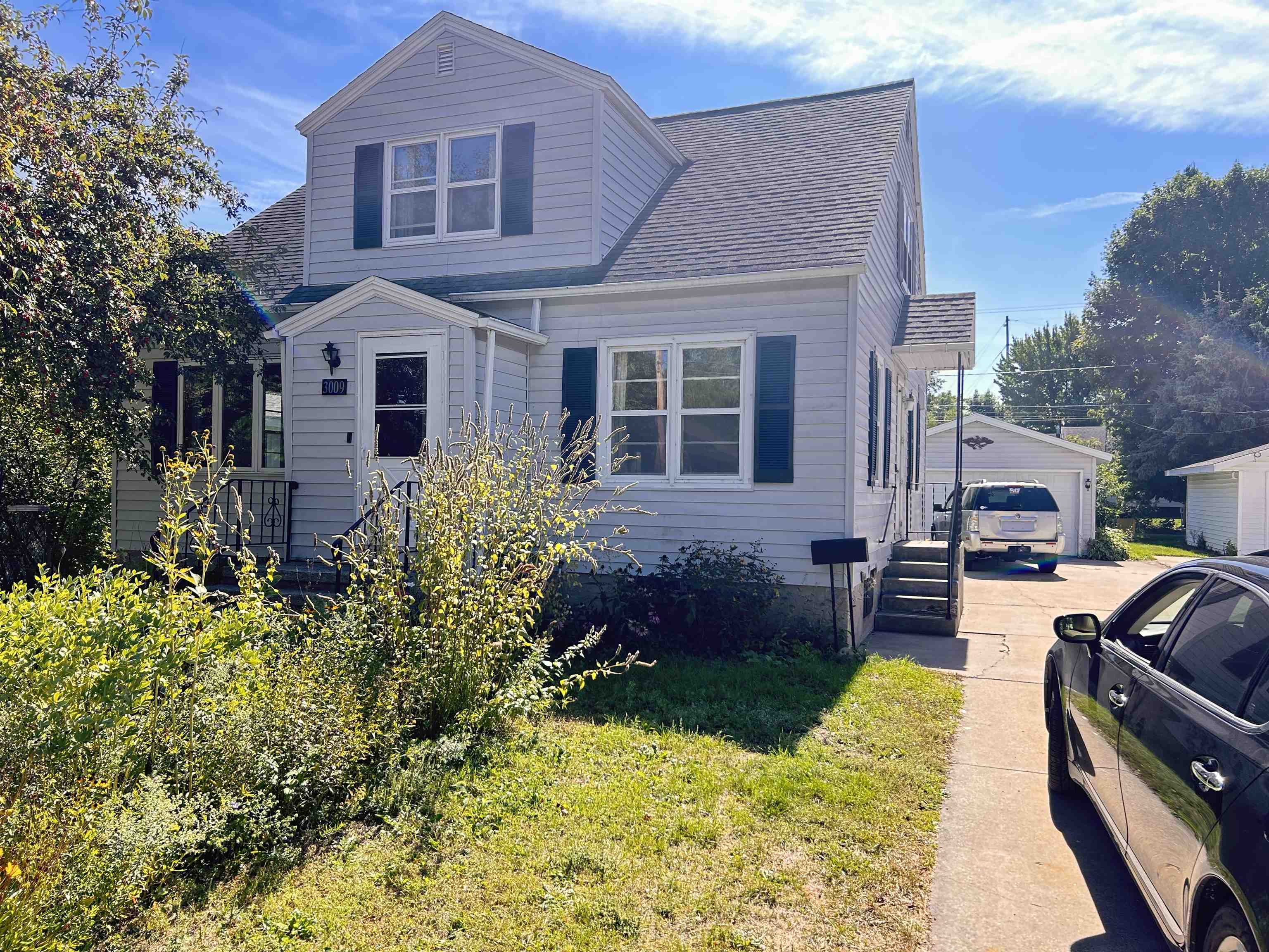 3009 Hall Avenue Property Photo 1