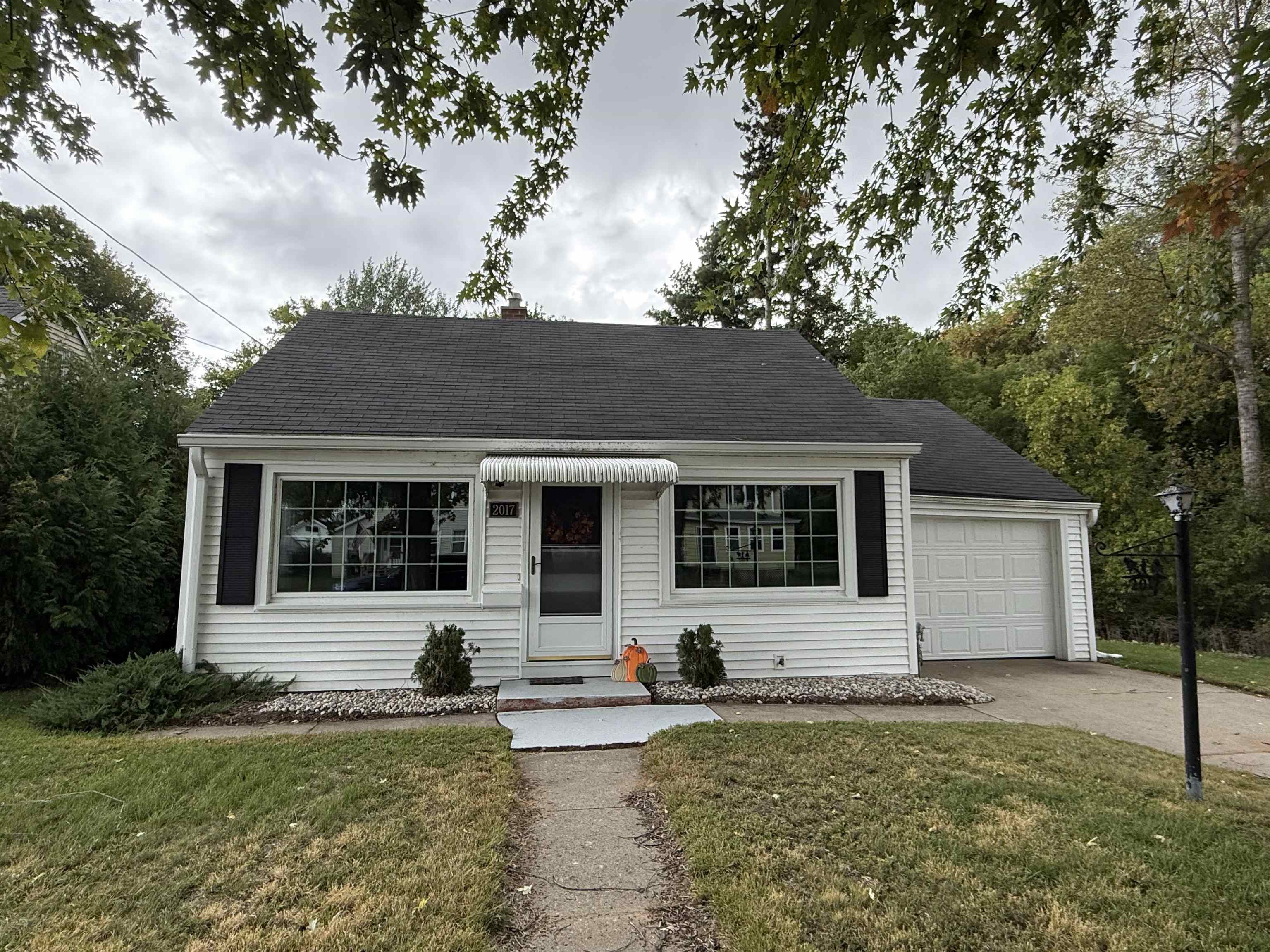 2017 10th Avenue Property Photo 1