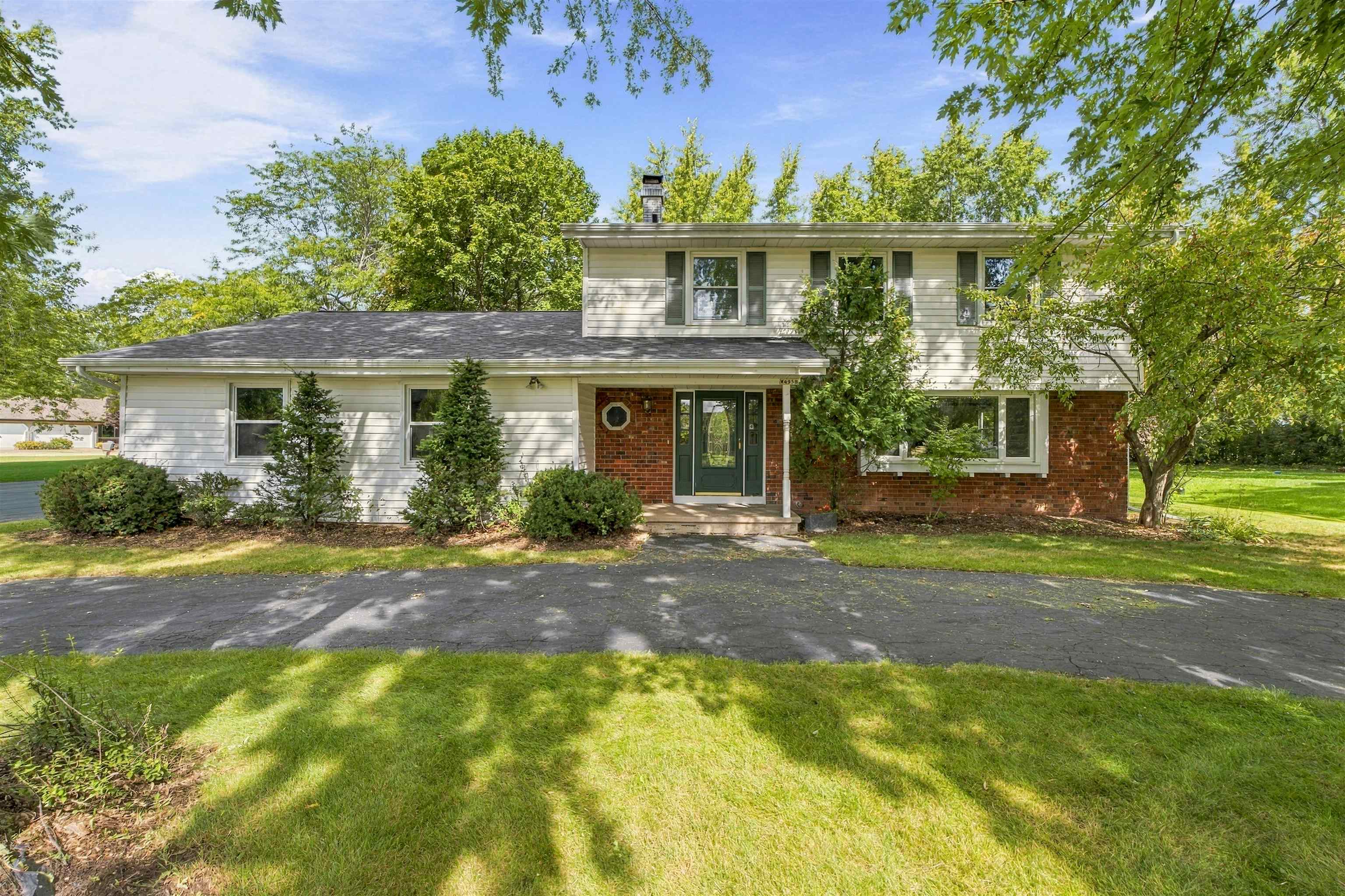 W4958 Golf Course Road Property Photo 1