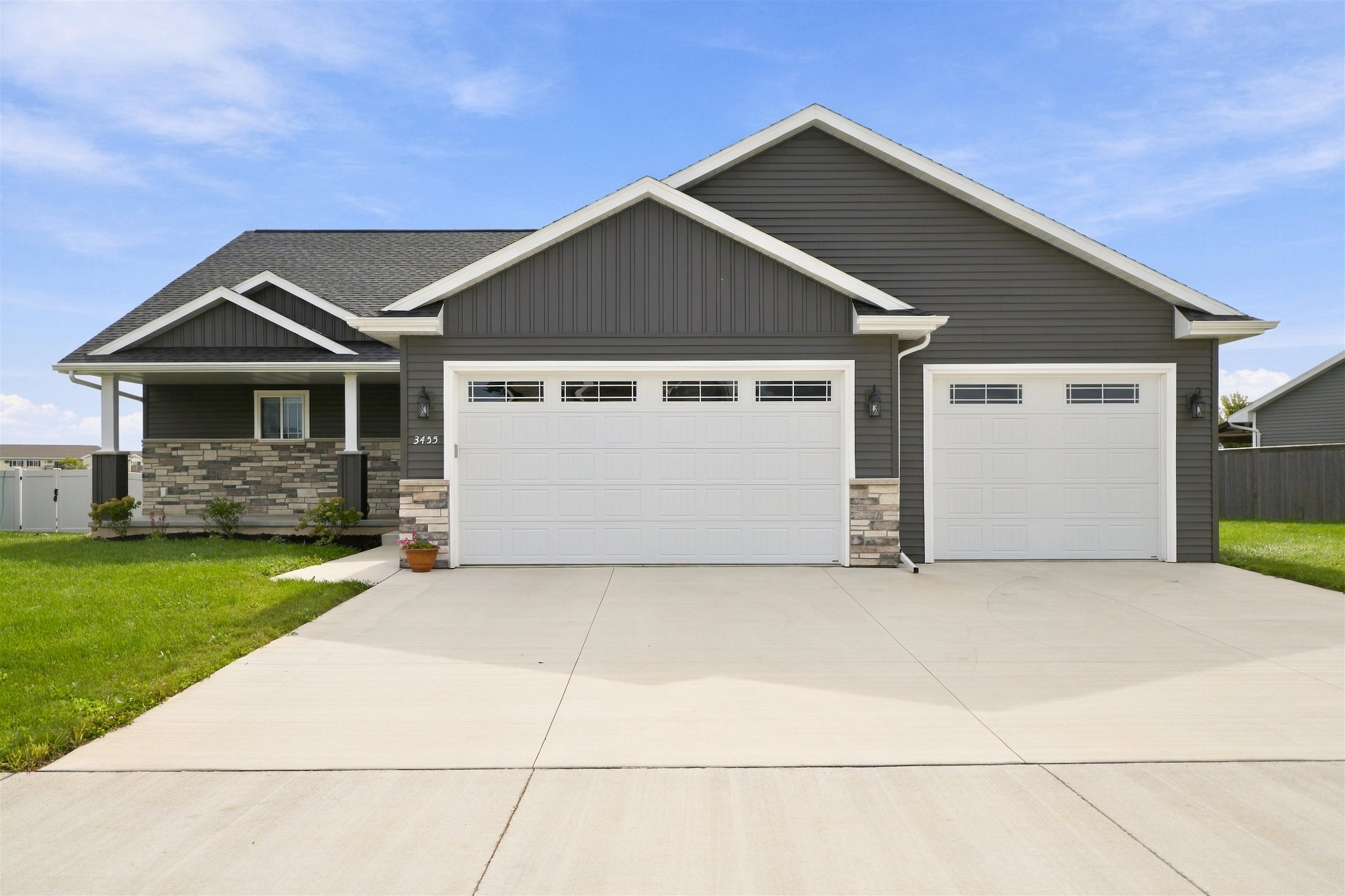 3455 E Rubyred Drive Property Photo 1