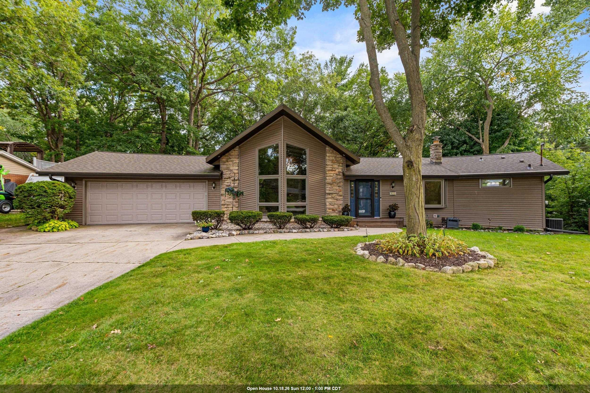 3046 Bay View Drive Property Photo 1