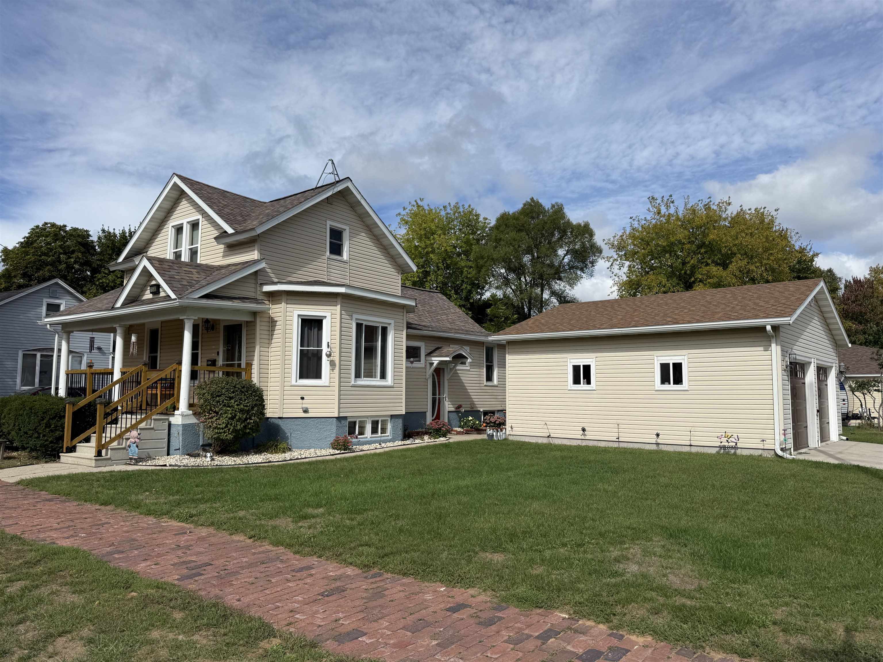 1500 29th Avenue Property Photo 1