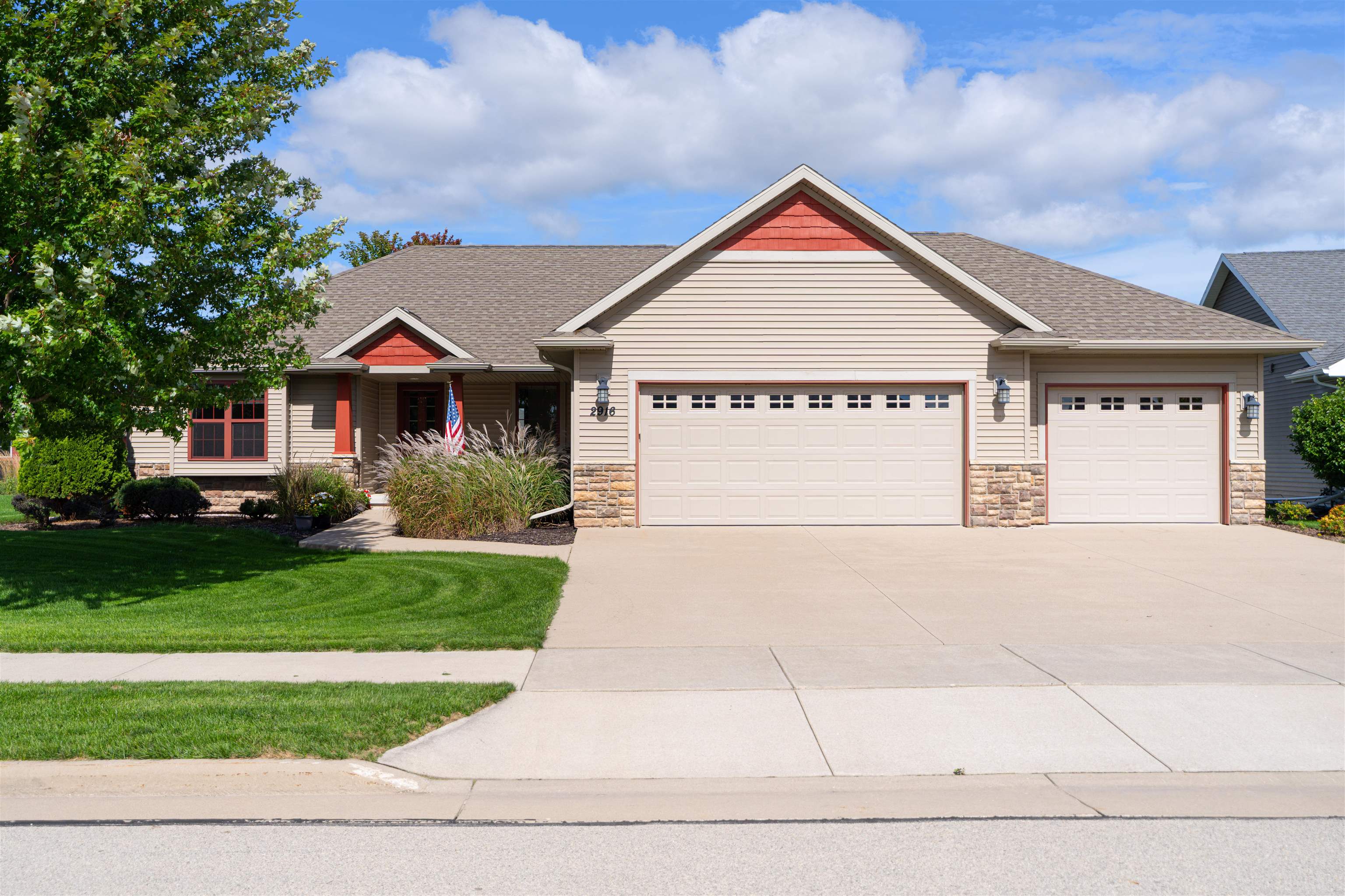 2916 Fox Tail Lane Property Photo 1