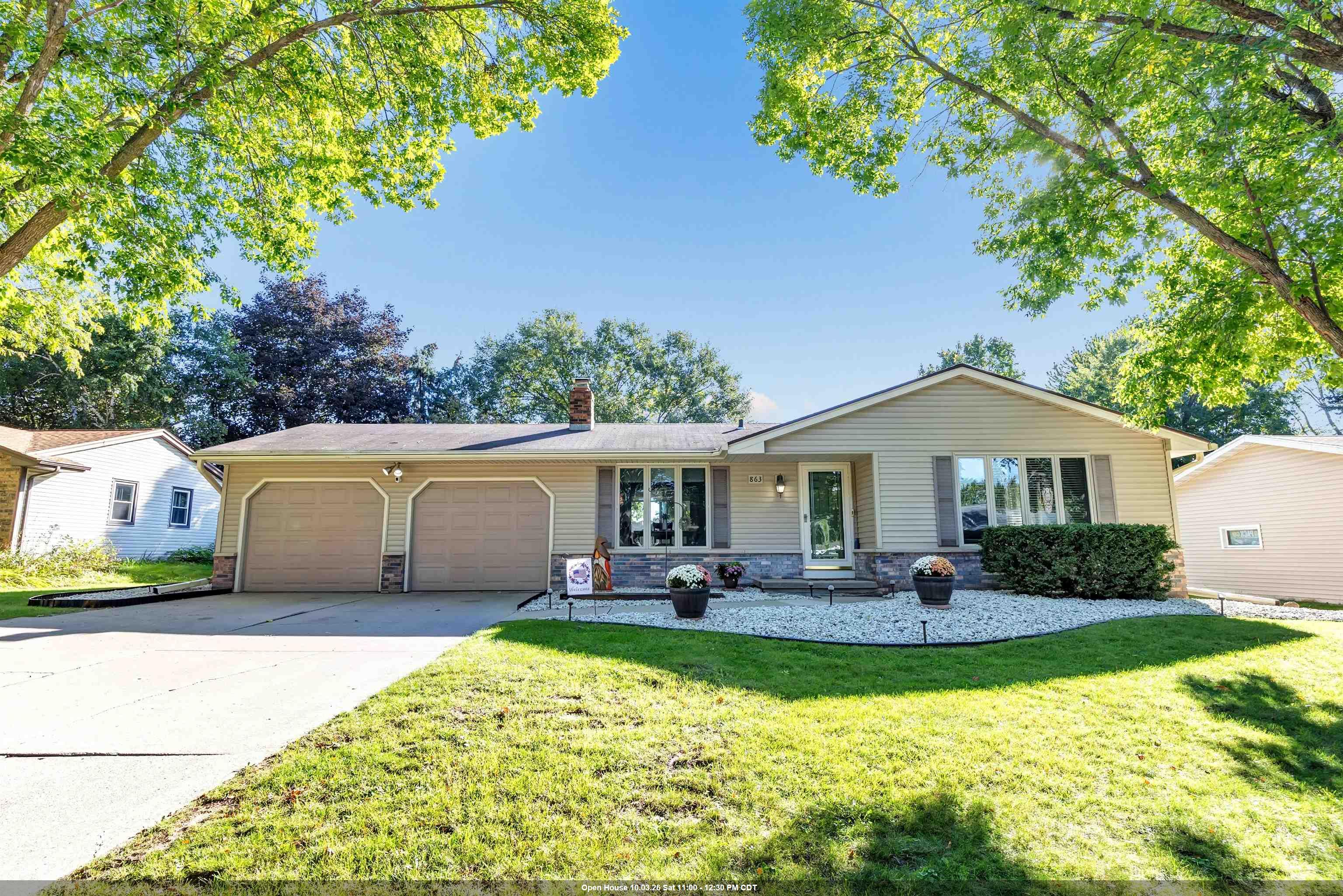 863 Venus Drive Property Photo 1