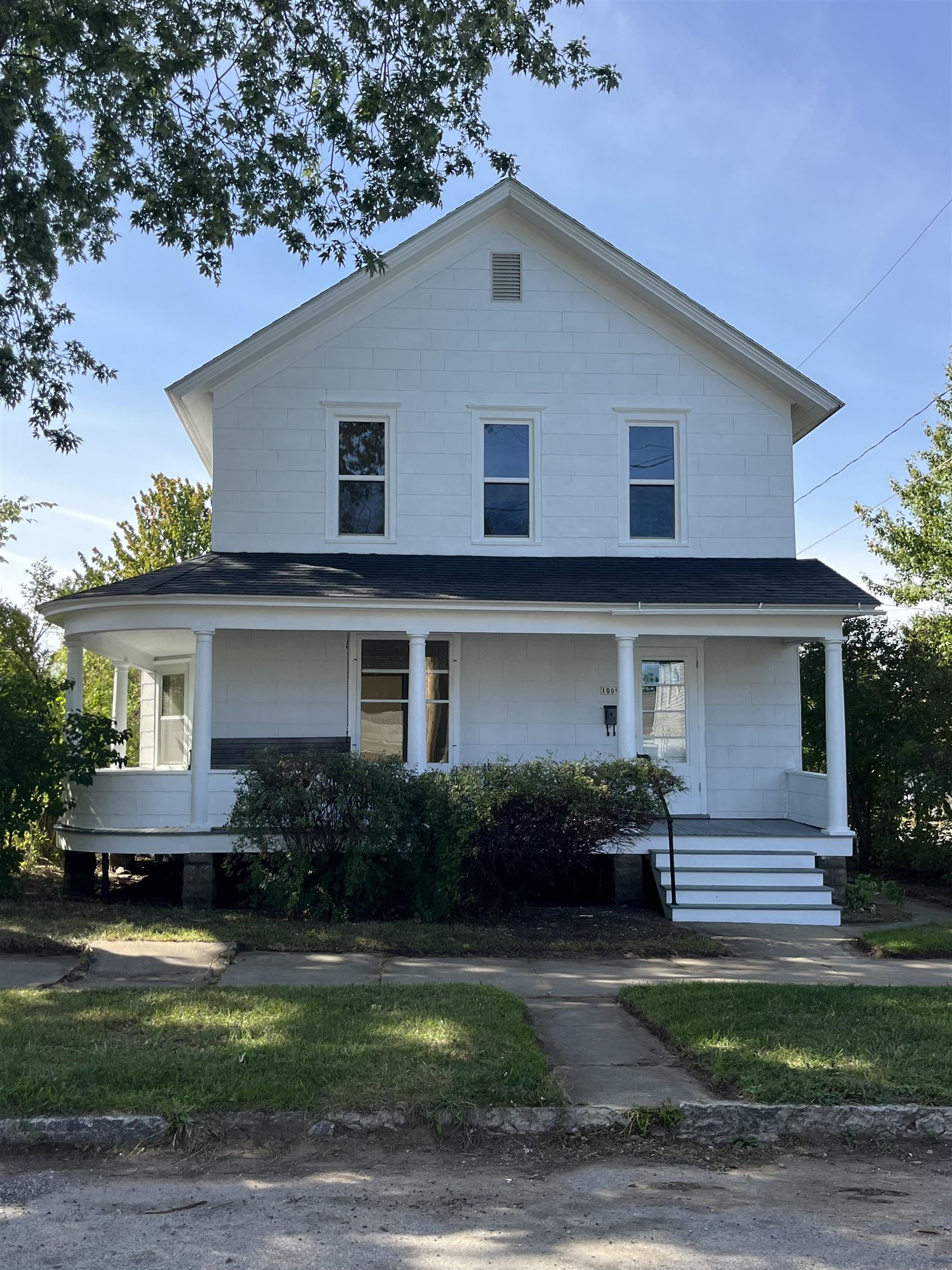 1009 16th Street Property Photo 1