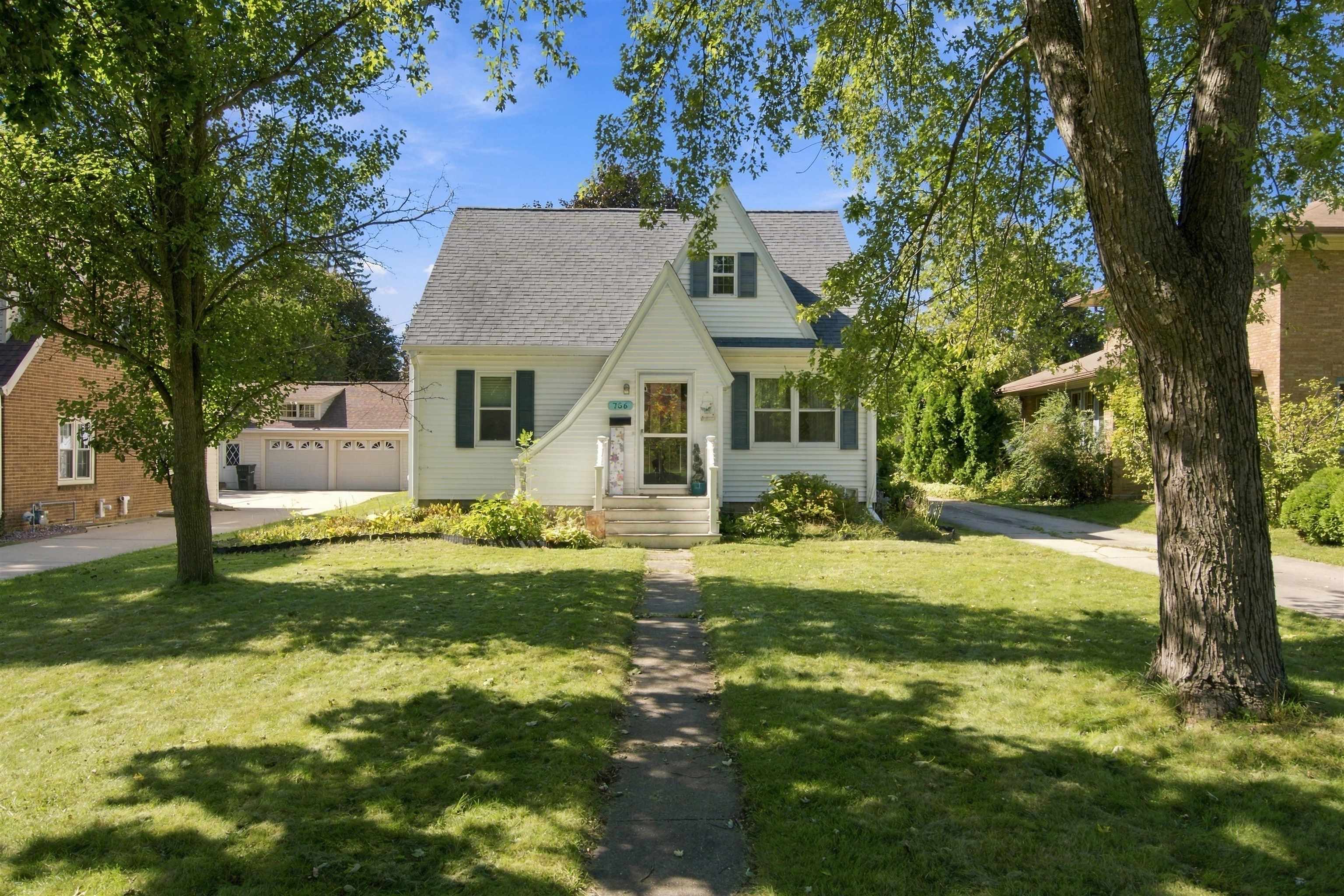 756 S Grove Street Property Photo 1