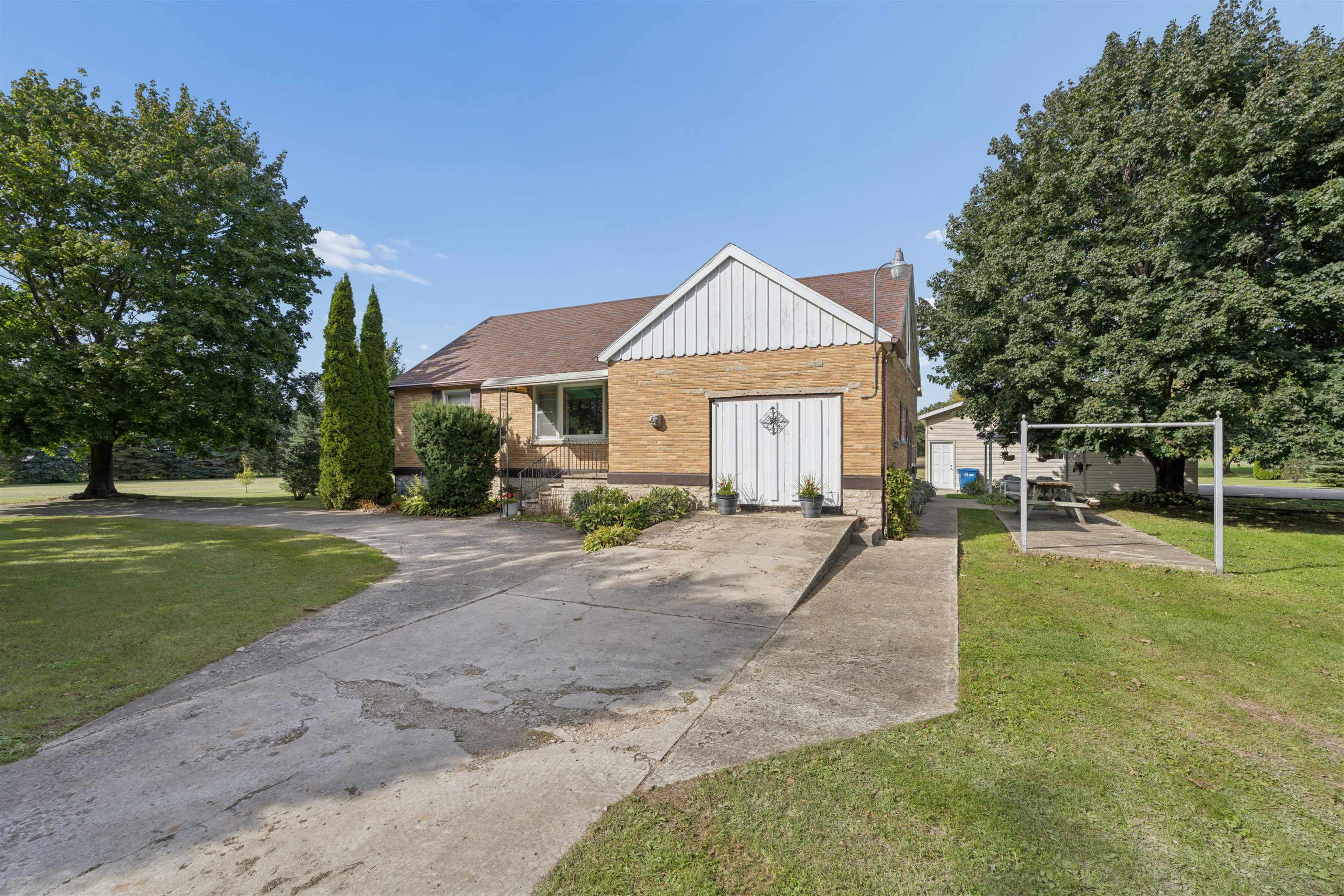 2562 Black Wolf Avenue Property Photo 1