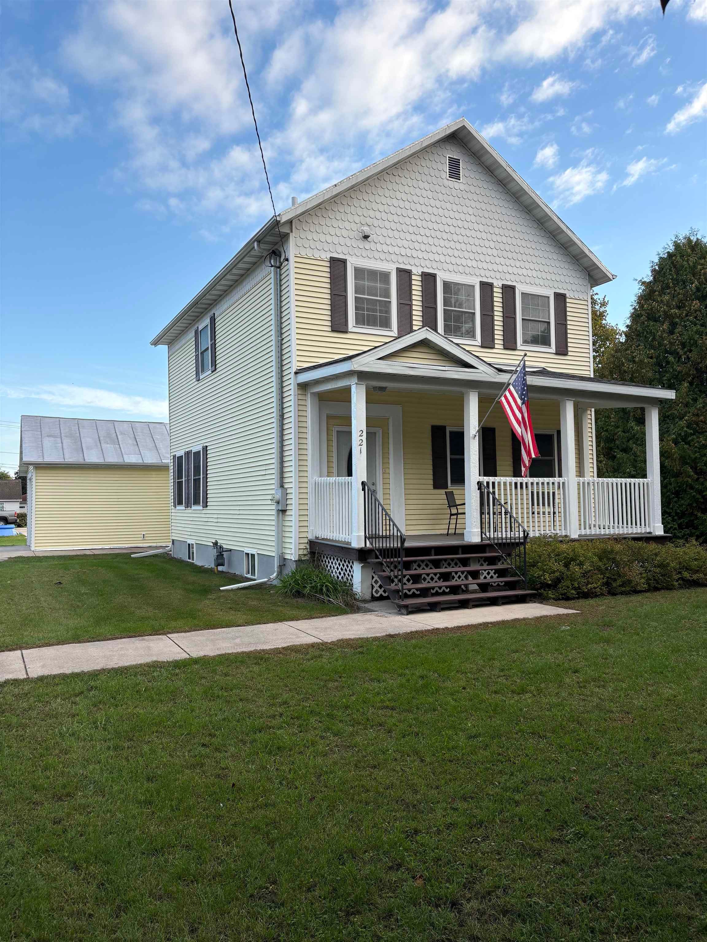 221 Bridge Street Property Photo 1