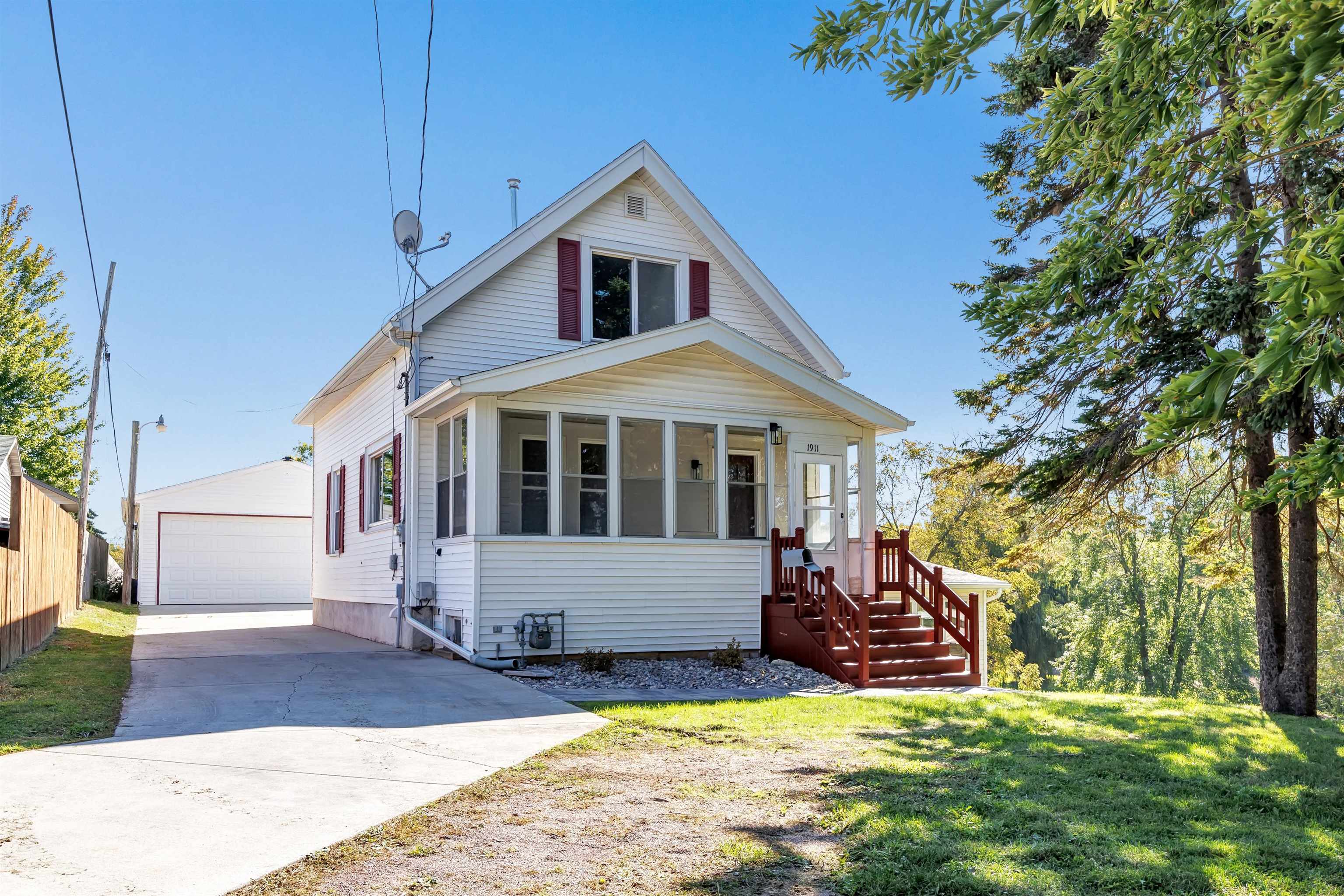 1911 S 13th Street Property Photo 1