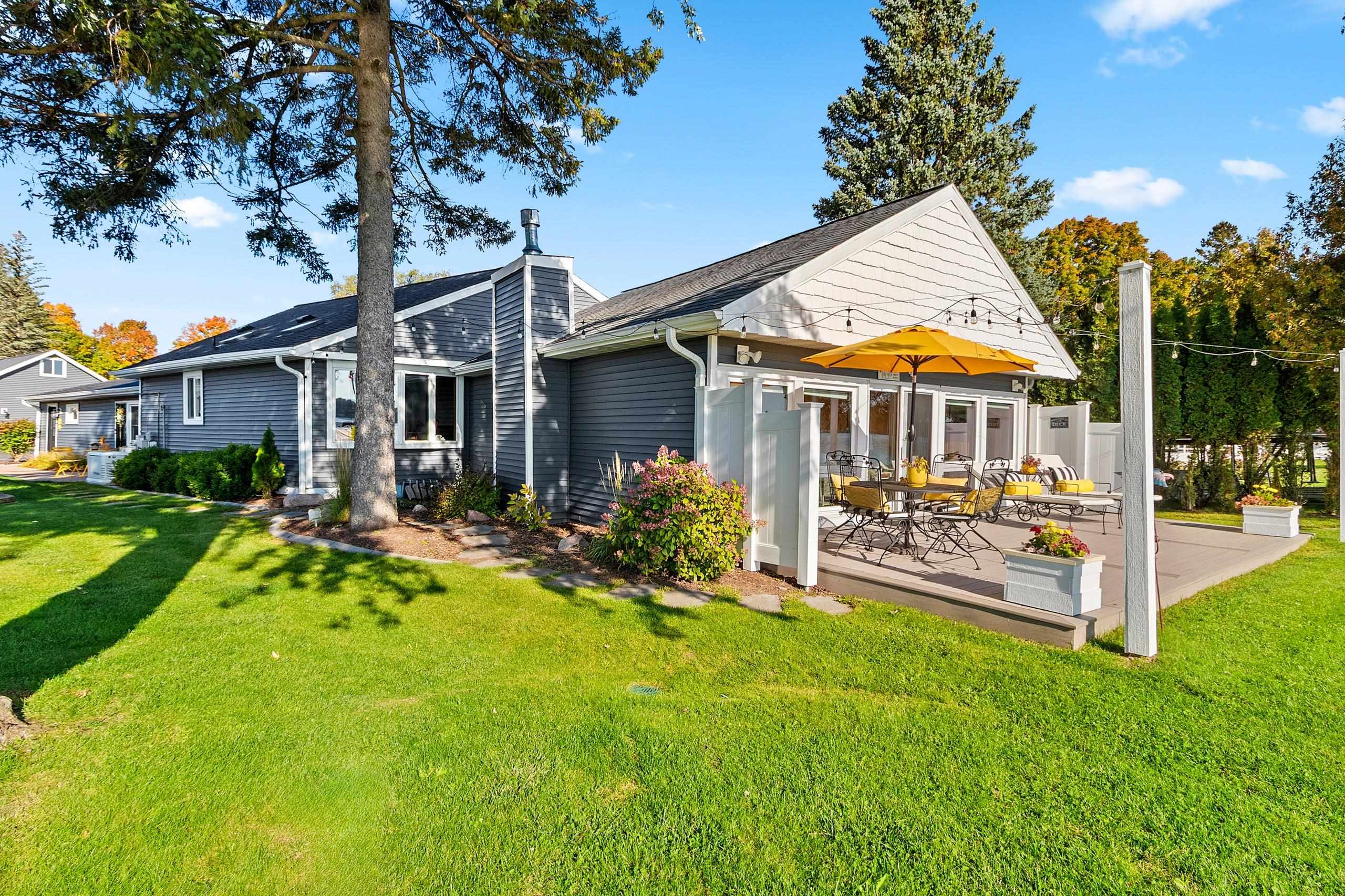 9538 Holt Park Road Property Photo 1