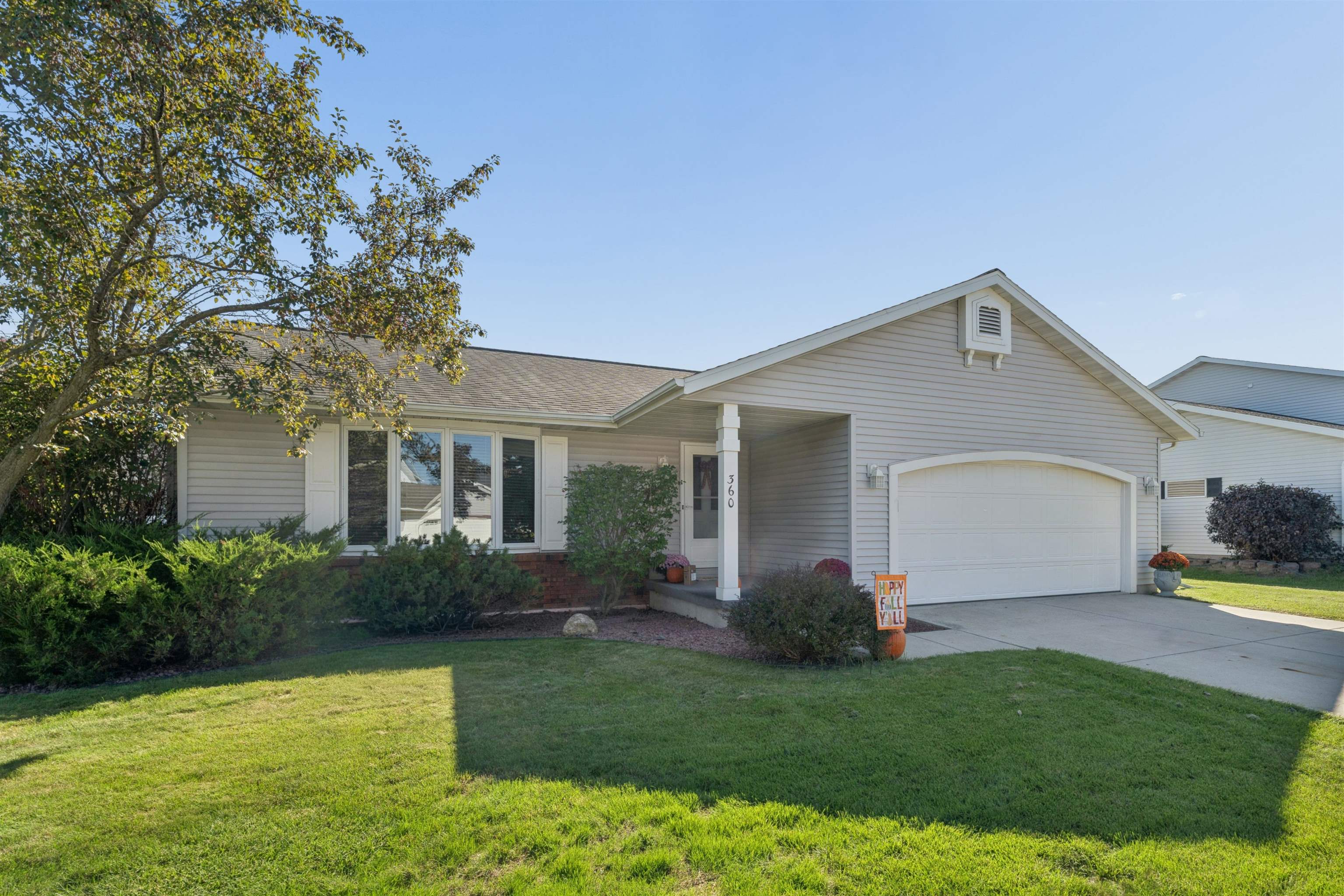 360 Willsher Drive Property Photo 1