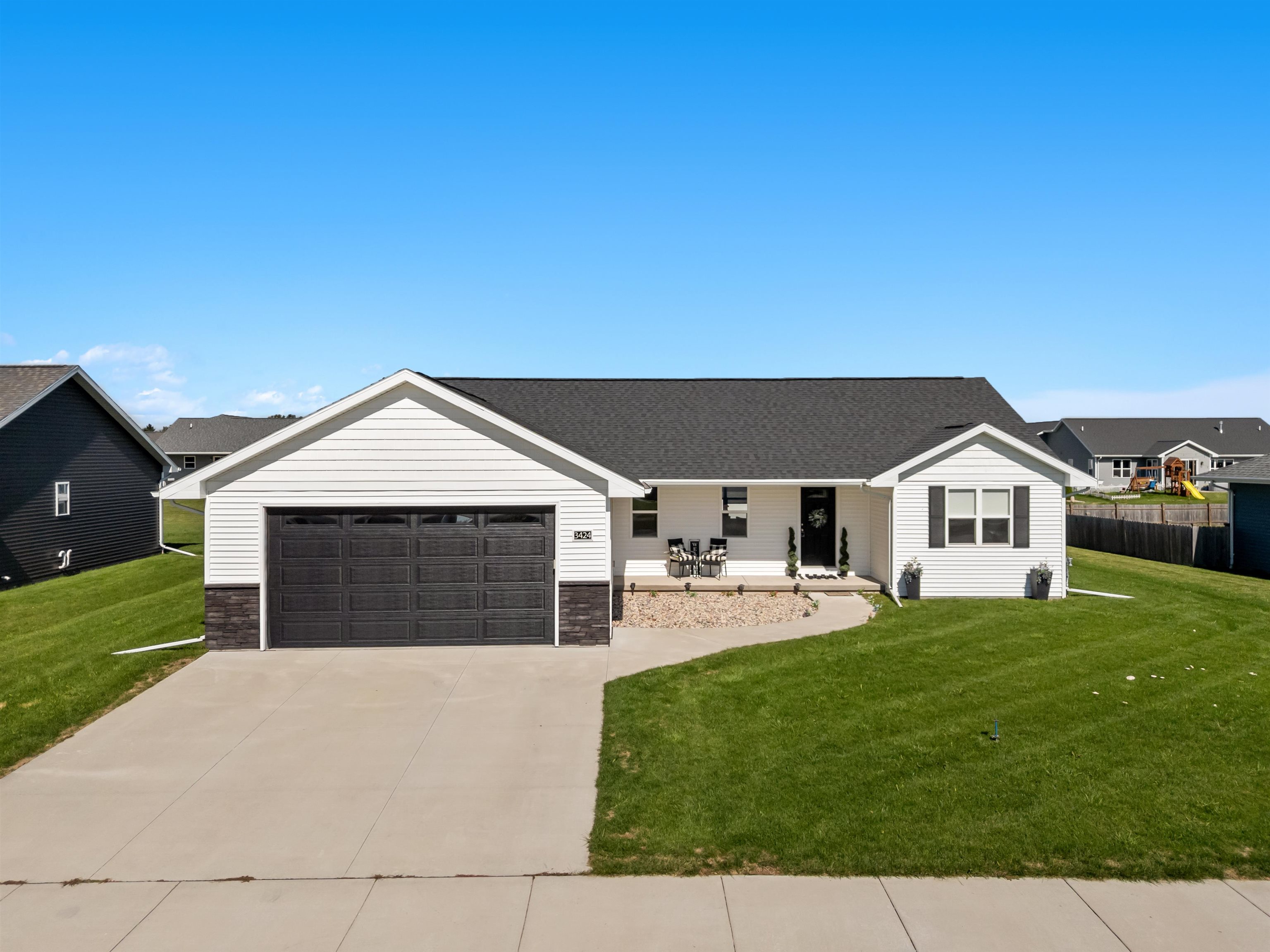 3424 E Rubyred Drive Property Photo 1