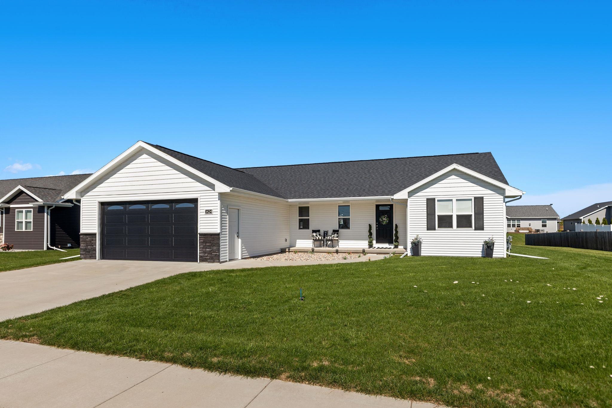 3424 E Rubyred Drive Property Photo 2