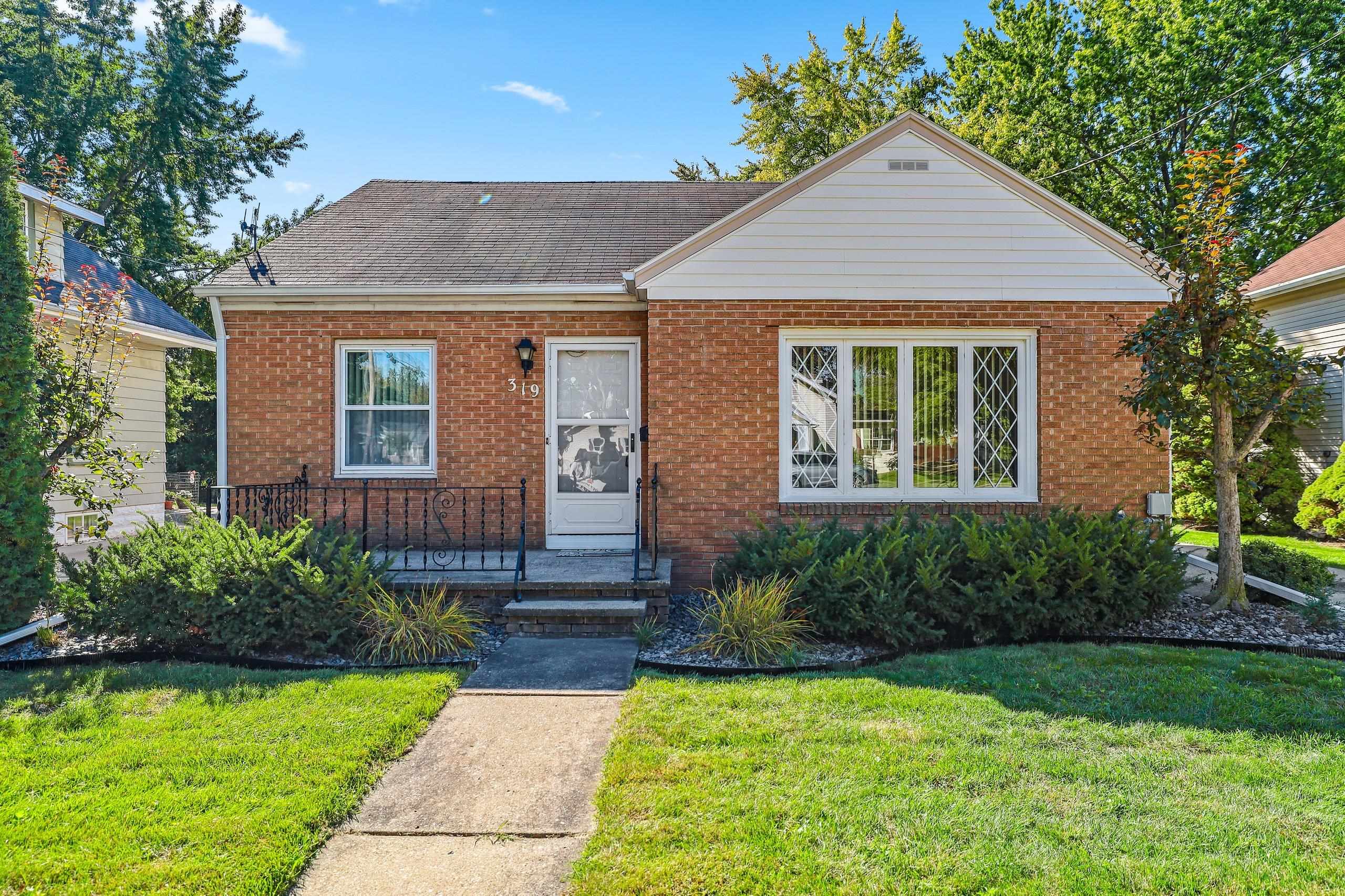 319 E Lincoln Avenue Property Photo 1