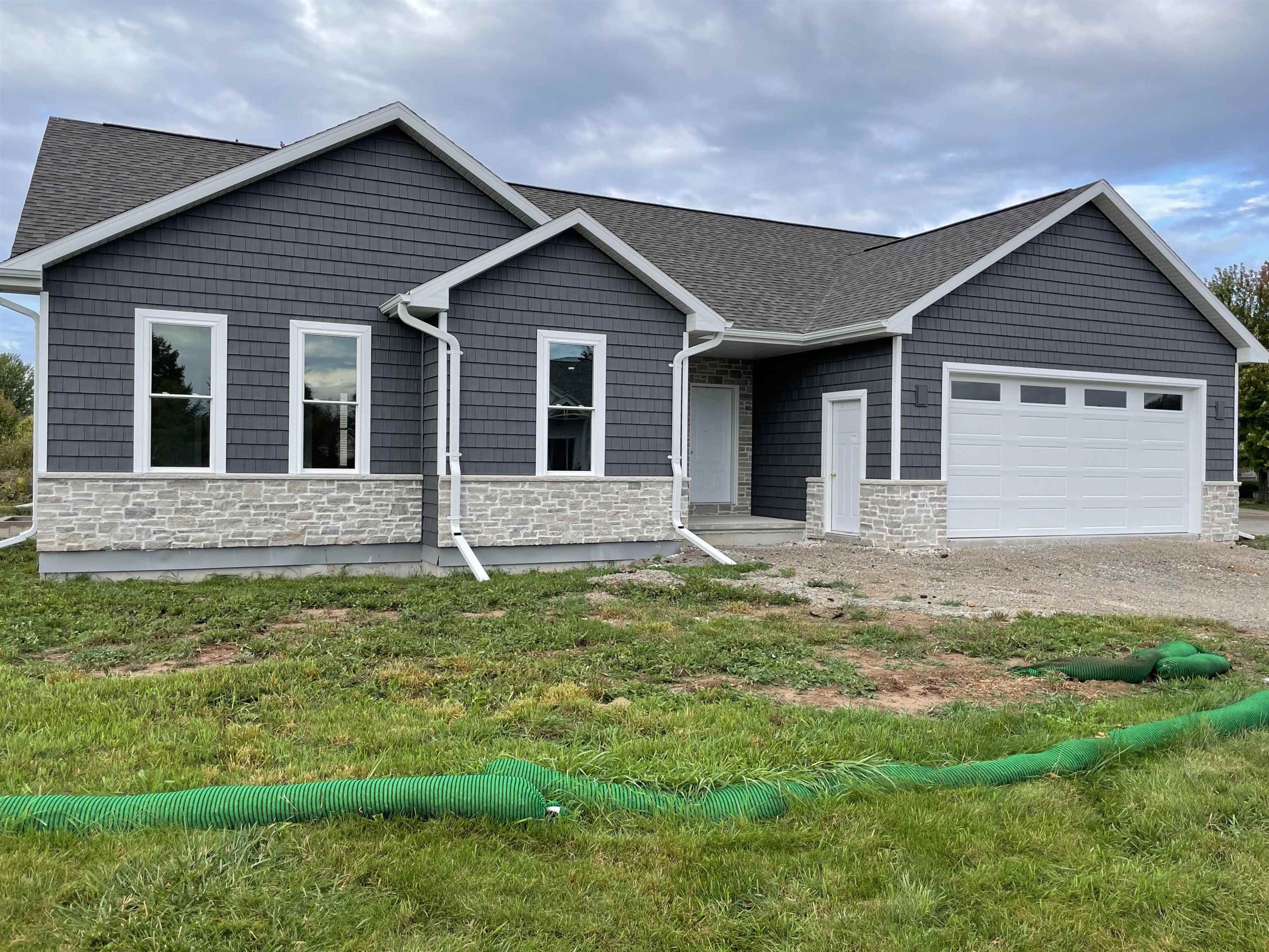 904 Whisper Falls Court Property Photo 1