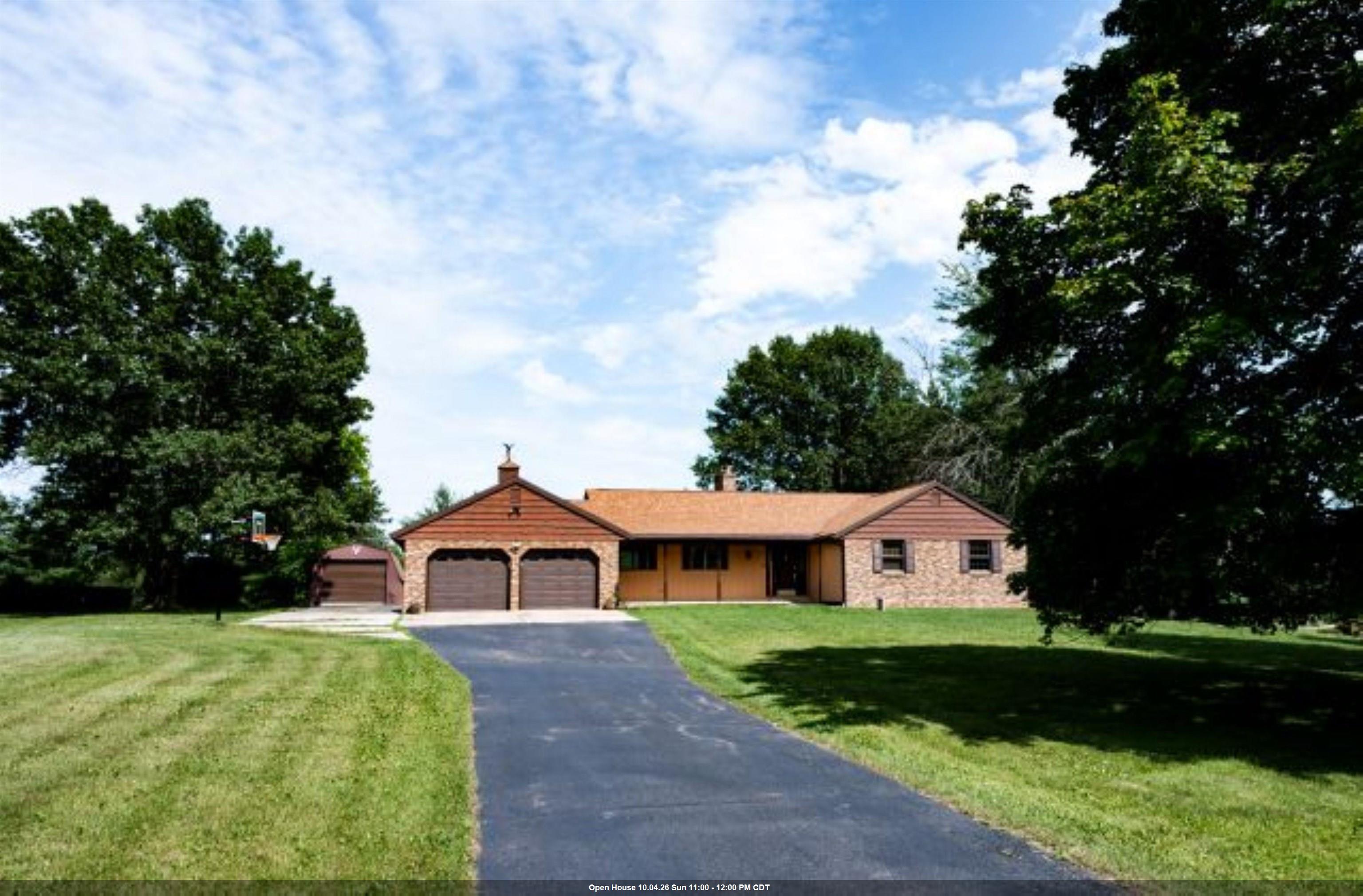 N5640 Fairway Drive Property Photo 1