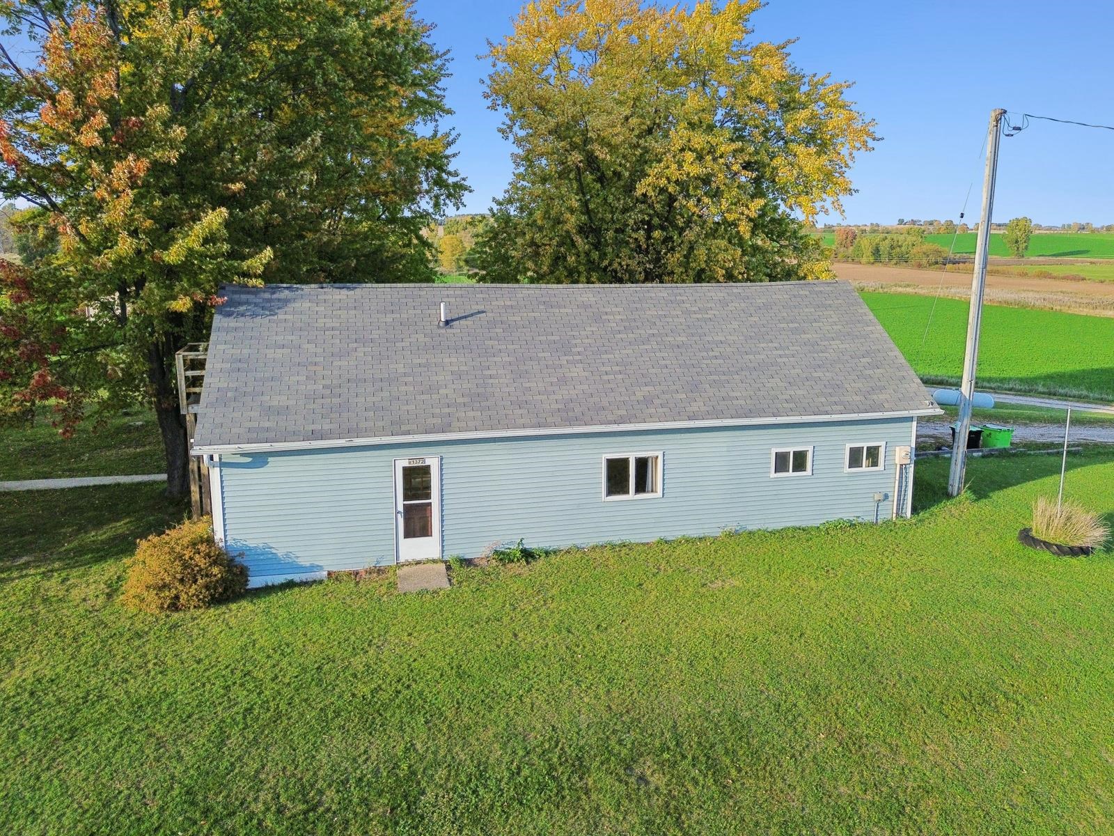 W1372 County Hh Property Photo 1