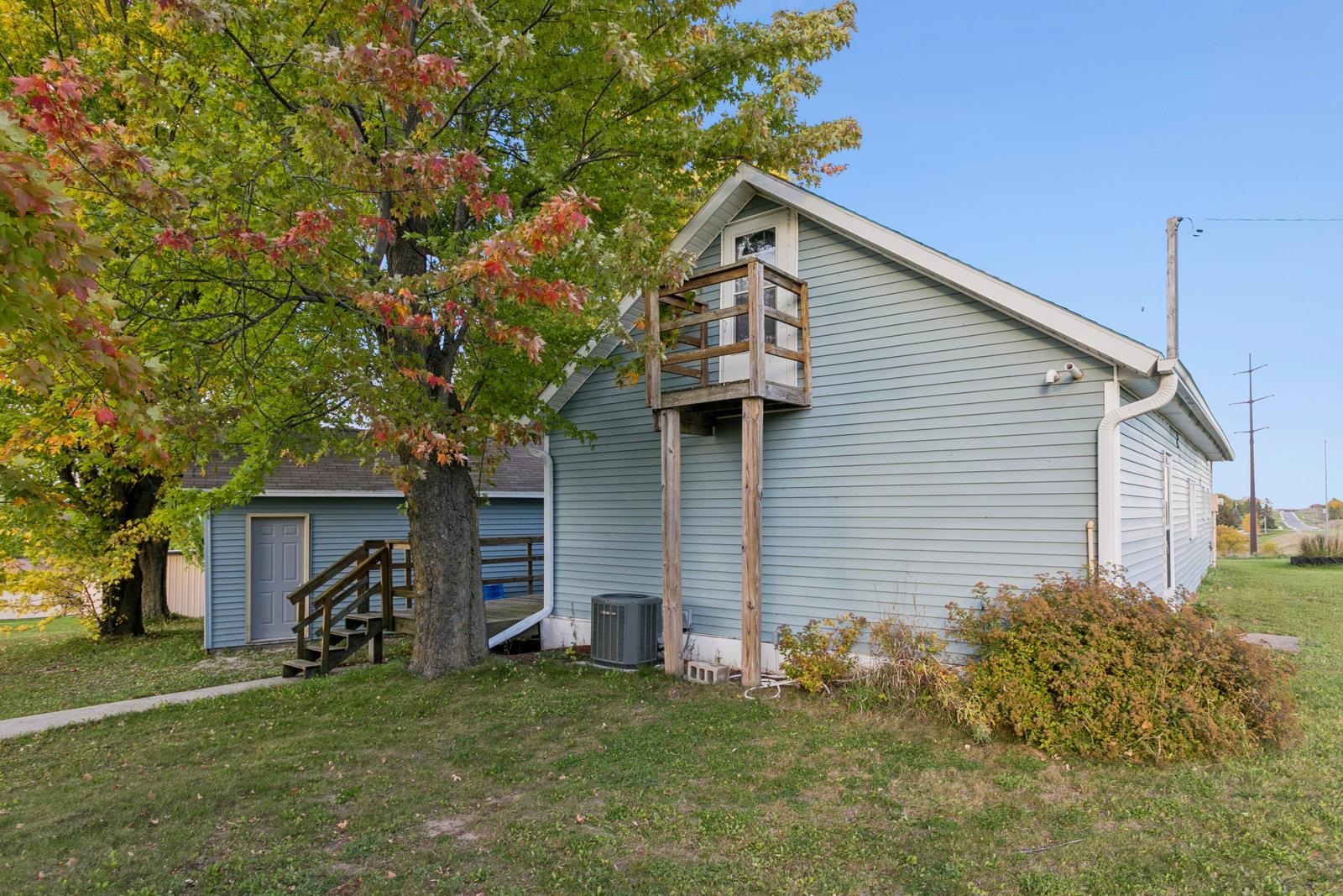 W1372 County Hh Property Photo 1