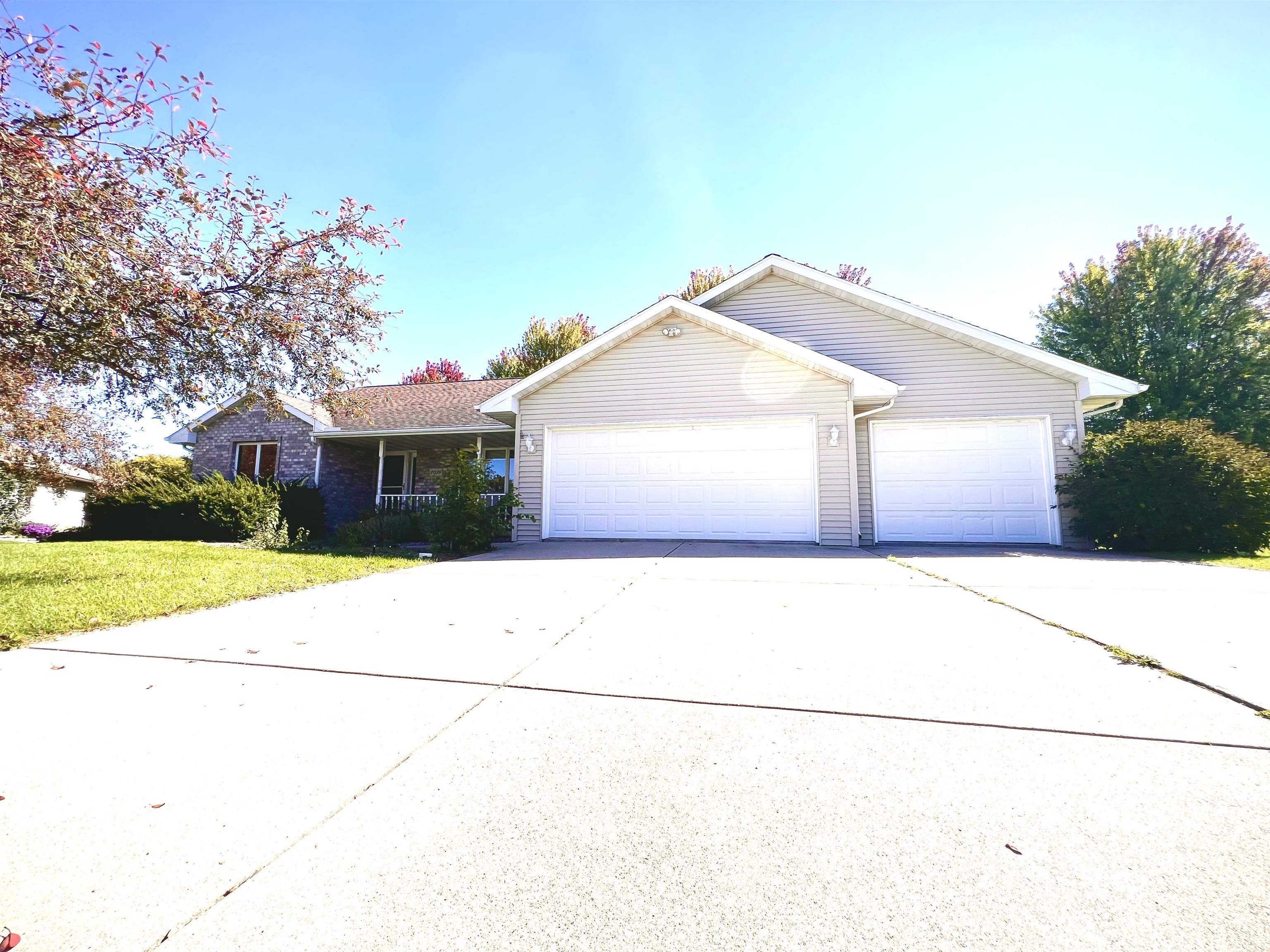 2039 Meadow Links Drive Property Photo 1