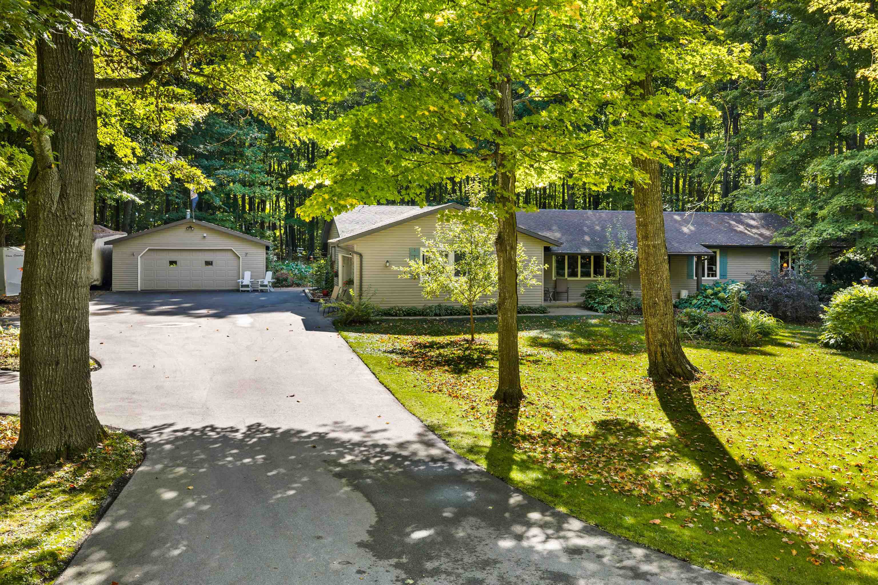 5485 N Maple Heights Circle Property Photo 1