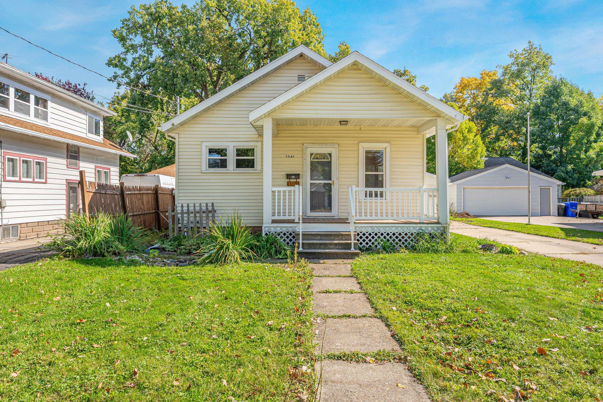 1561 W Prospect Avenue Property Photo 1