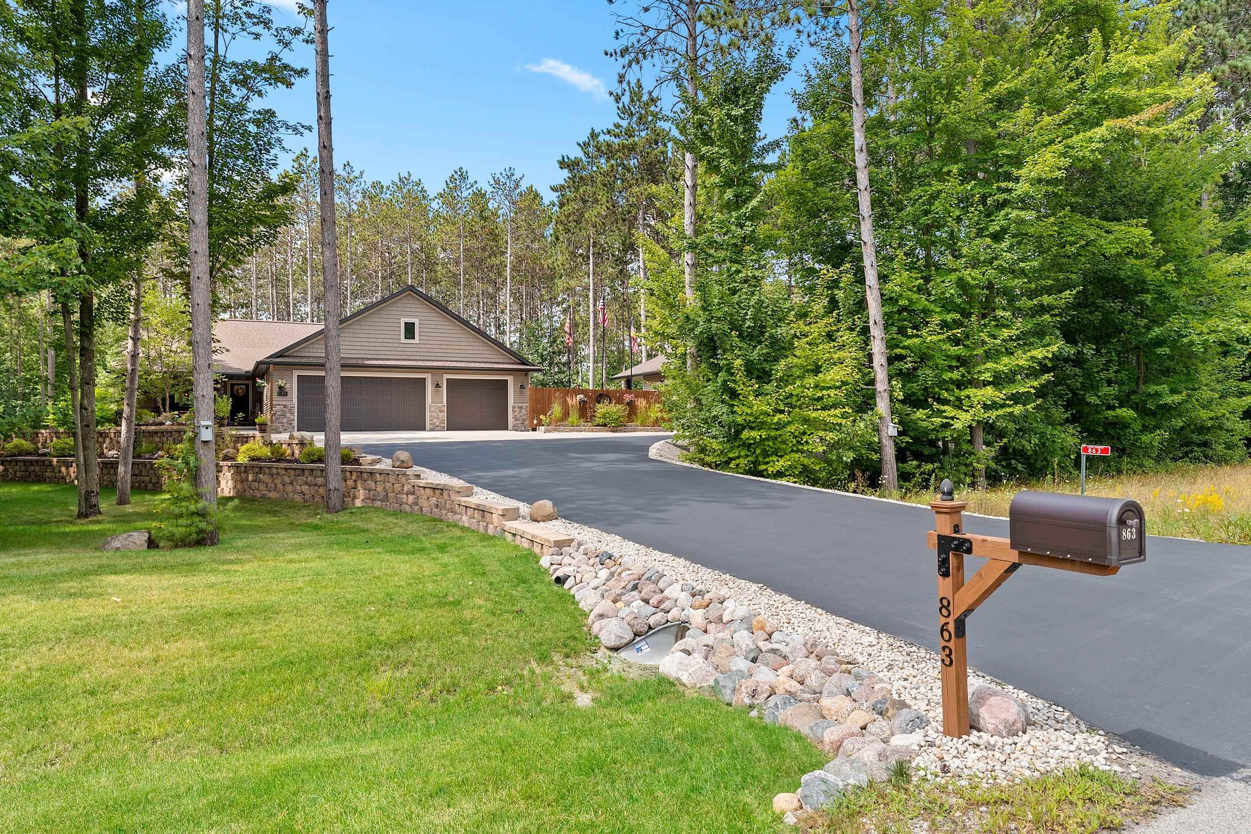 863 Maple Leaf Trail Property Photo 1